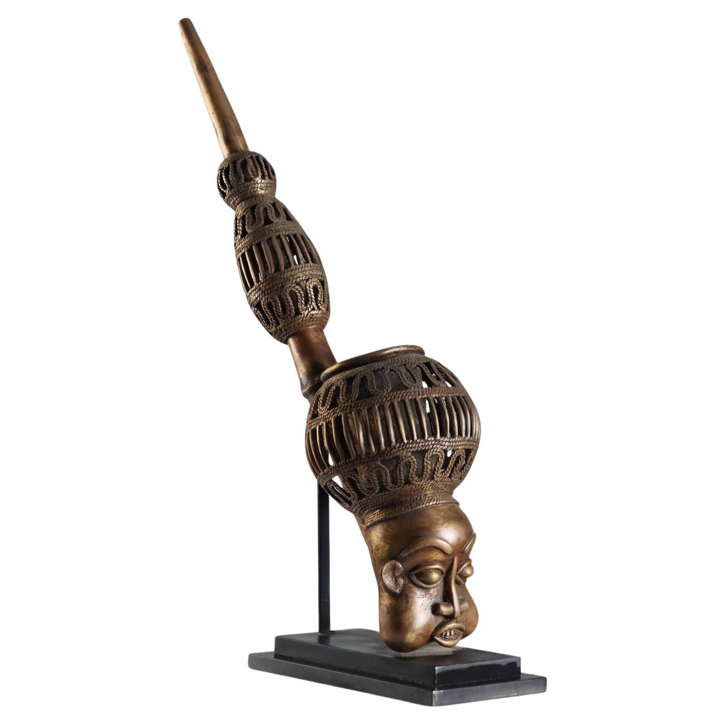 Pipa Reale in Bronzo Arte Bamun Camerun Africa Terzo Quarto del XX Secolo in vendita