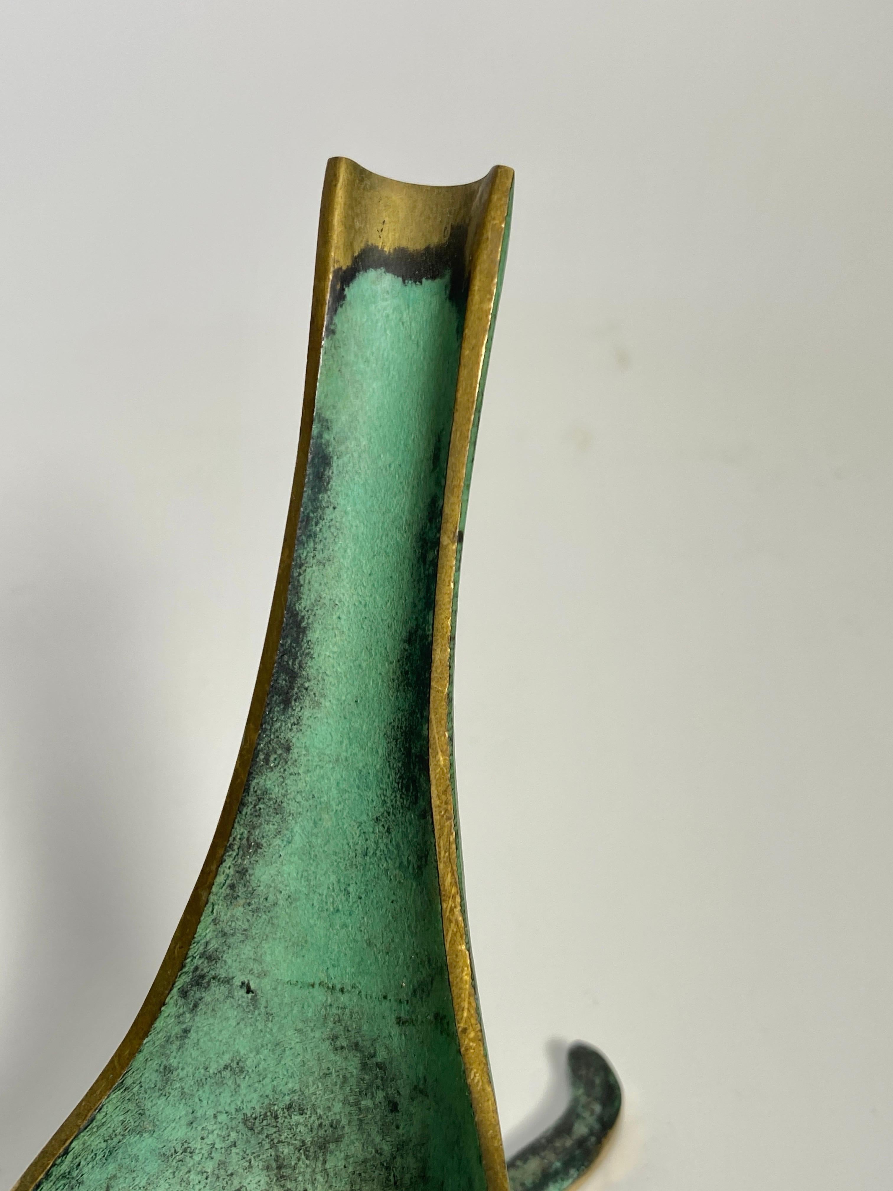 Pipe-Halter aus patinierter Bronze in Grün, Goldfarbe von Walter Bosse, USA, 1960 (Patiniert) im Angebot