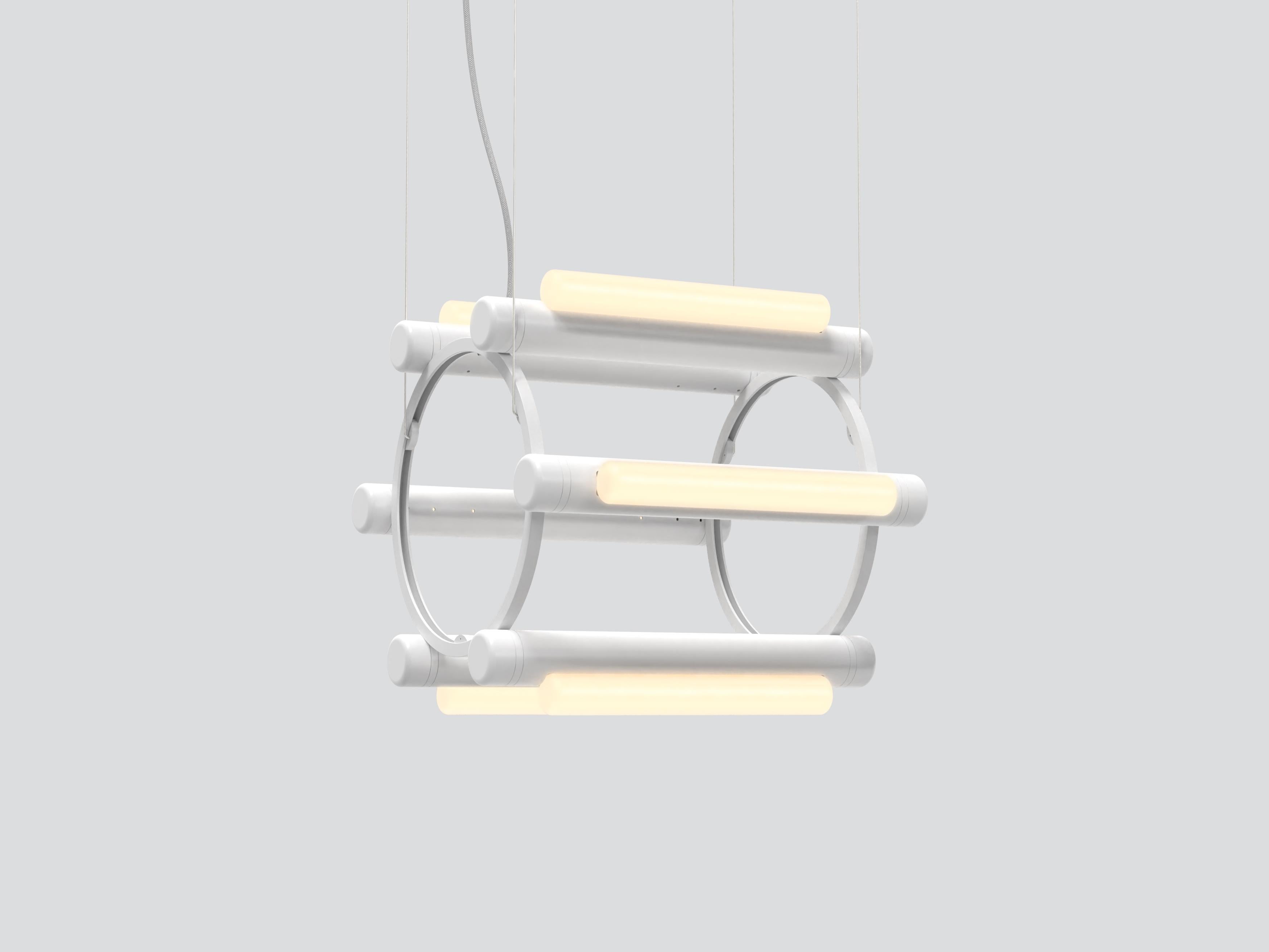 Lampadario Pipeline 1
Design: Caine Heintzman, Editore: ANDLight

Orientamento: 
Verticale o orizzontale

I materiali
- Corpo in alluminio
- Acrilico fuso

Dimensioni
H42 x D47 cm cm / H16,5'' x D18,5''

Elettrico
- 100-240V
- Dimmerazione: ELV,