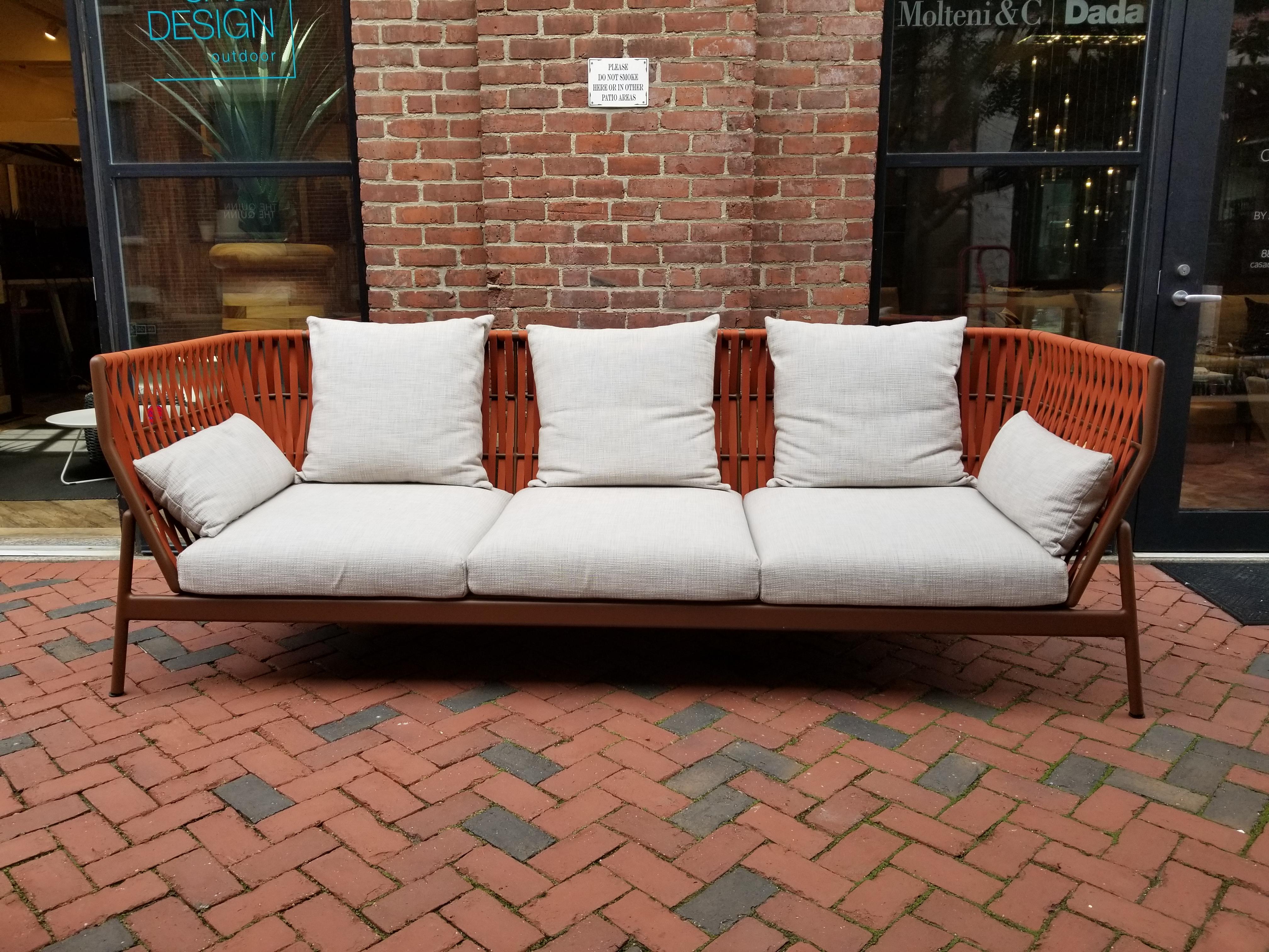  Piper 103 Outdoor 3-Seater Sofa by Rodolfo Dordoni In Excellent Condition In Boston, MA