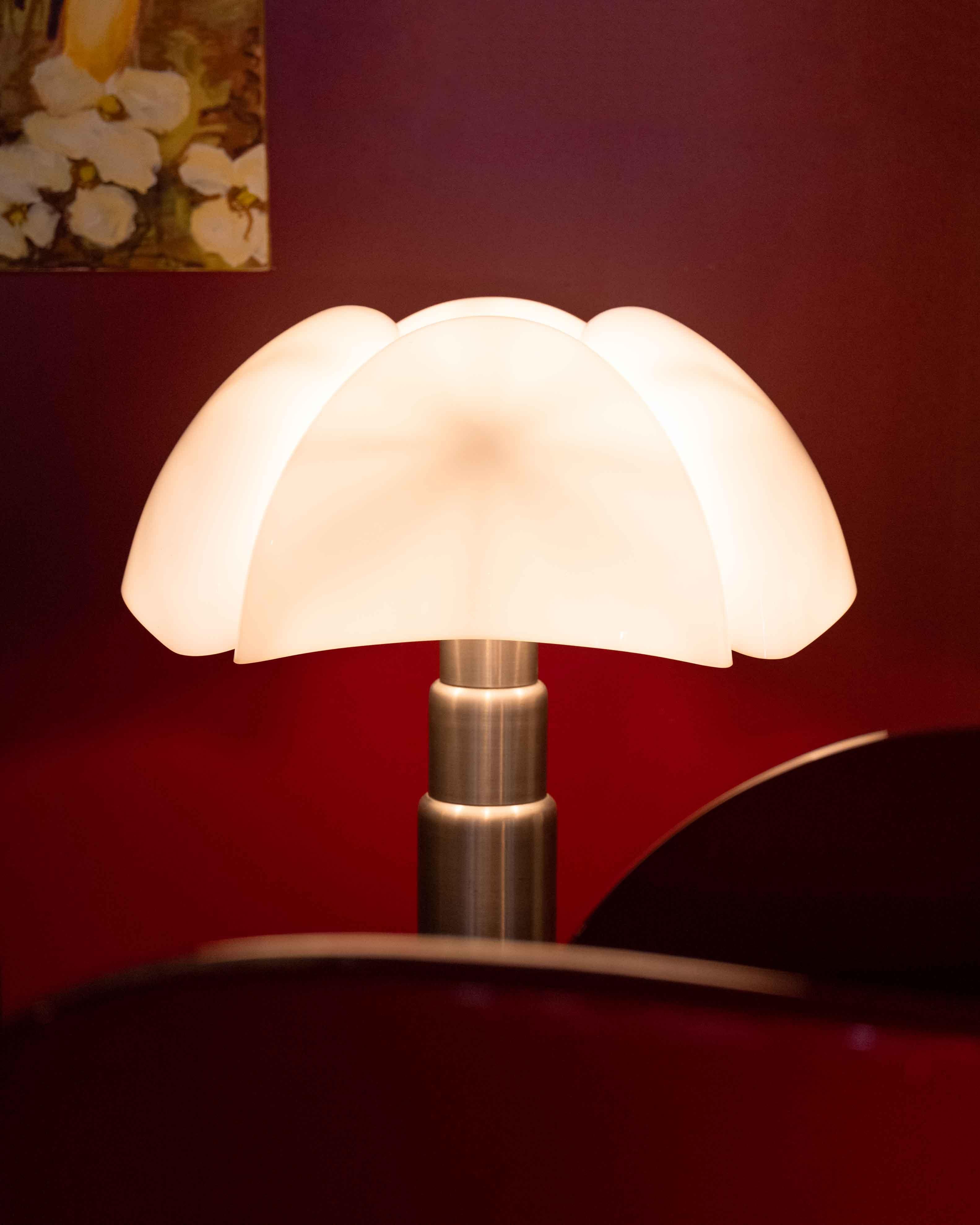 Lampe de table Pipistrello de Gae Aulenti pour Martinelli Luce Bon état - En vente à New York, NY
