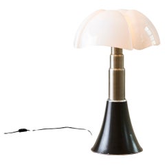 Lampe de table Pipistrello de Gae Aulenti pour Martinelli Luce