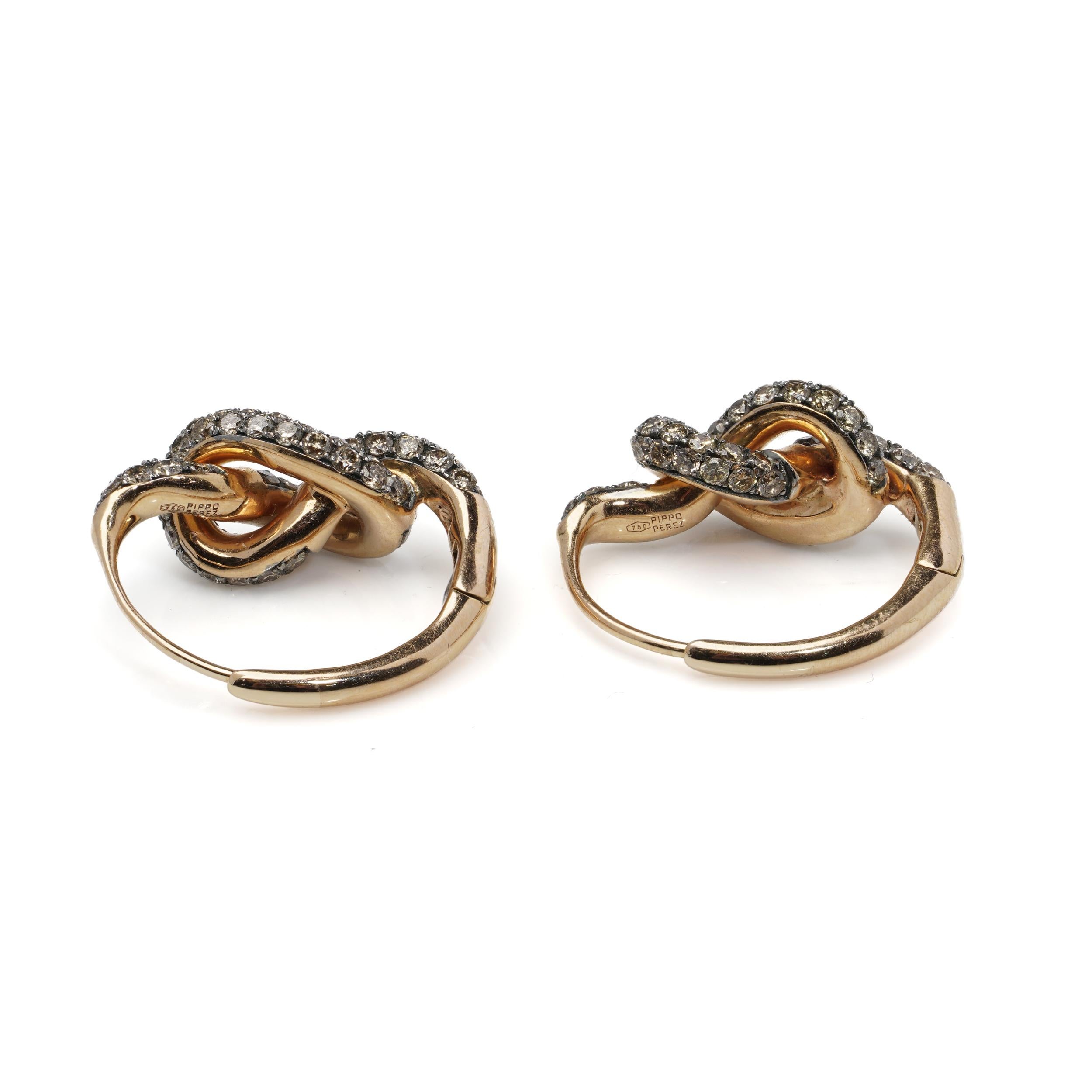 Donna Orecchini con nodo di diamanti in oro 18kt Pippo Perez in vendita