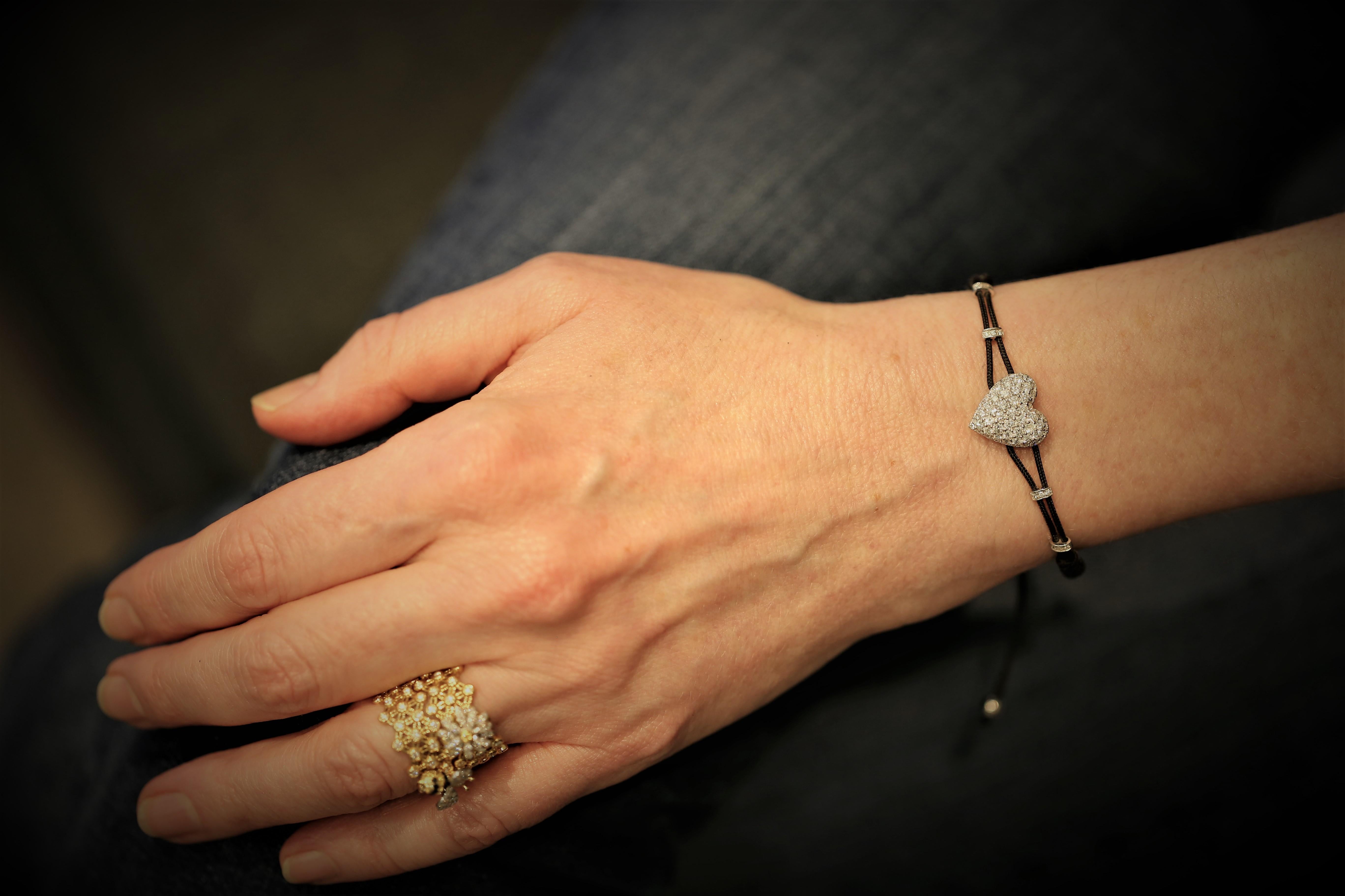 Pippo Perez Herz-Armband, weiße Diamanten, Weißgold (Moderne) im Angebot