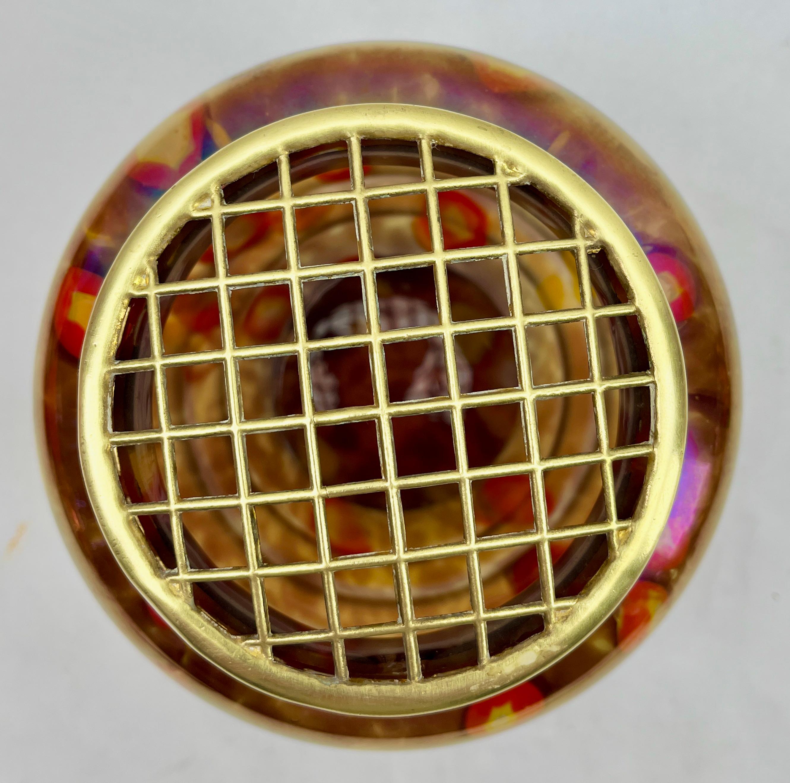 Schillernde Glasvase „Pique Fleurs“ aus schillerndem Glas, in mehrfarbigem Dekor mit Grille, 1930er Jahre  im Angebot 4