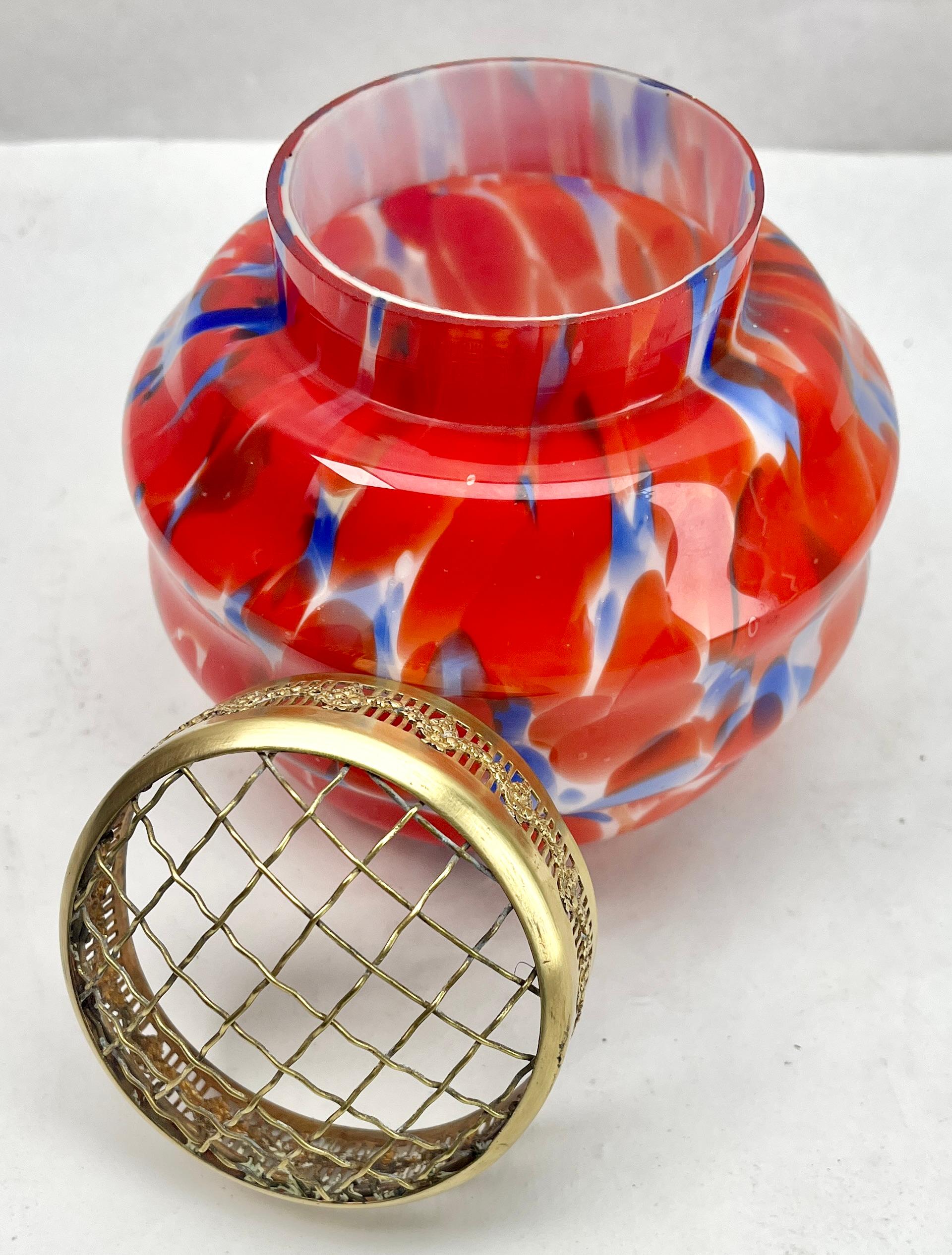 Pique Fleurs  Vase, in mehrfarbigem Dekor mit Grille, Ende der 1930er Jahre (Handgefertigt) im Angebot