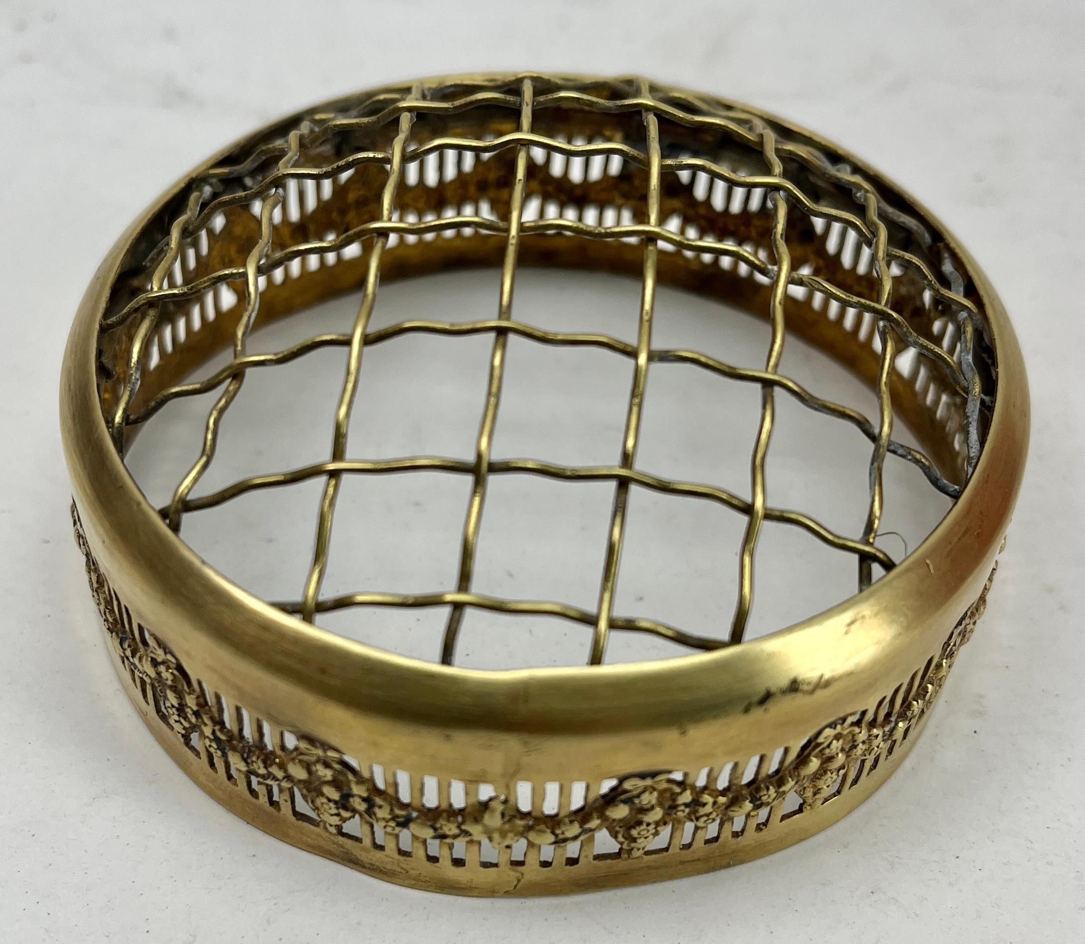 Pique Fleurs  Vase, in mehrfarbigem Dekor mit Grille, Ende der 1930er Jahre (20. Jahrhundert) im Angebot