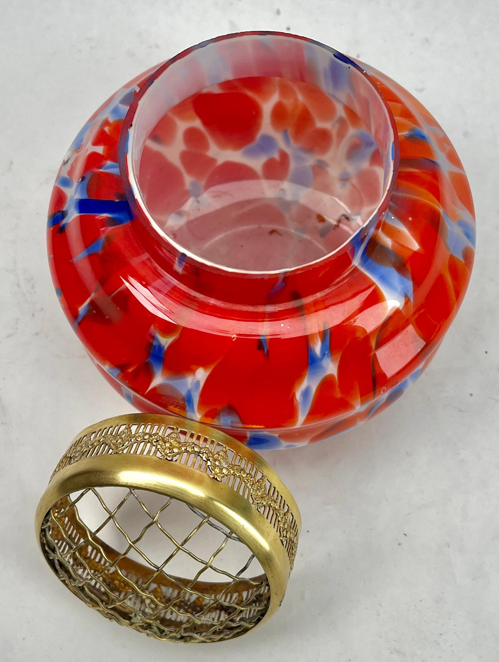 Pique Fleurs  Vase, in mehrfarbigem Dekor mit Grille, Ende der 1930er Jahre im Angebot 1