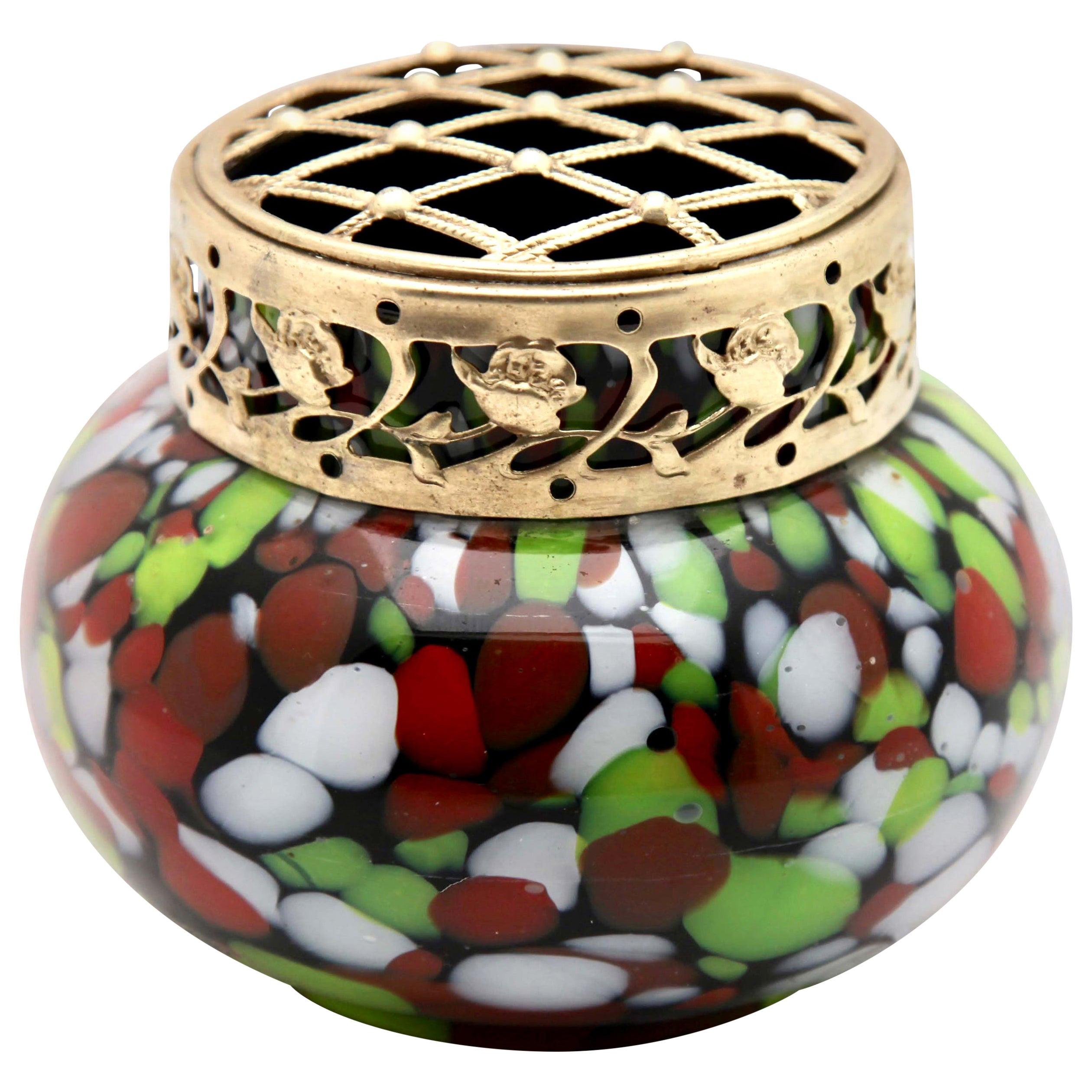 Vase « Pique Fleurs » en couleurs rouge, blanc, vert et éclaboussures, avec grille