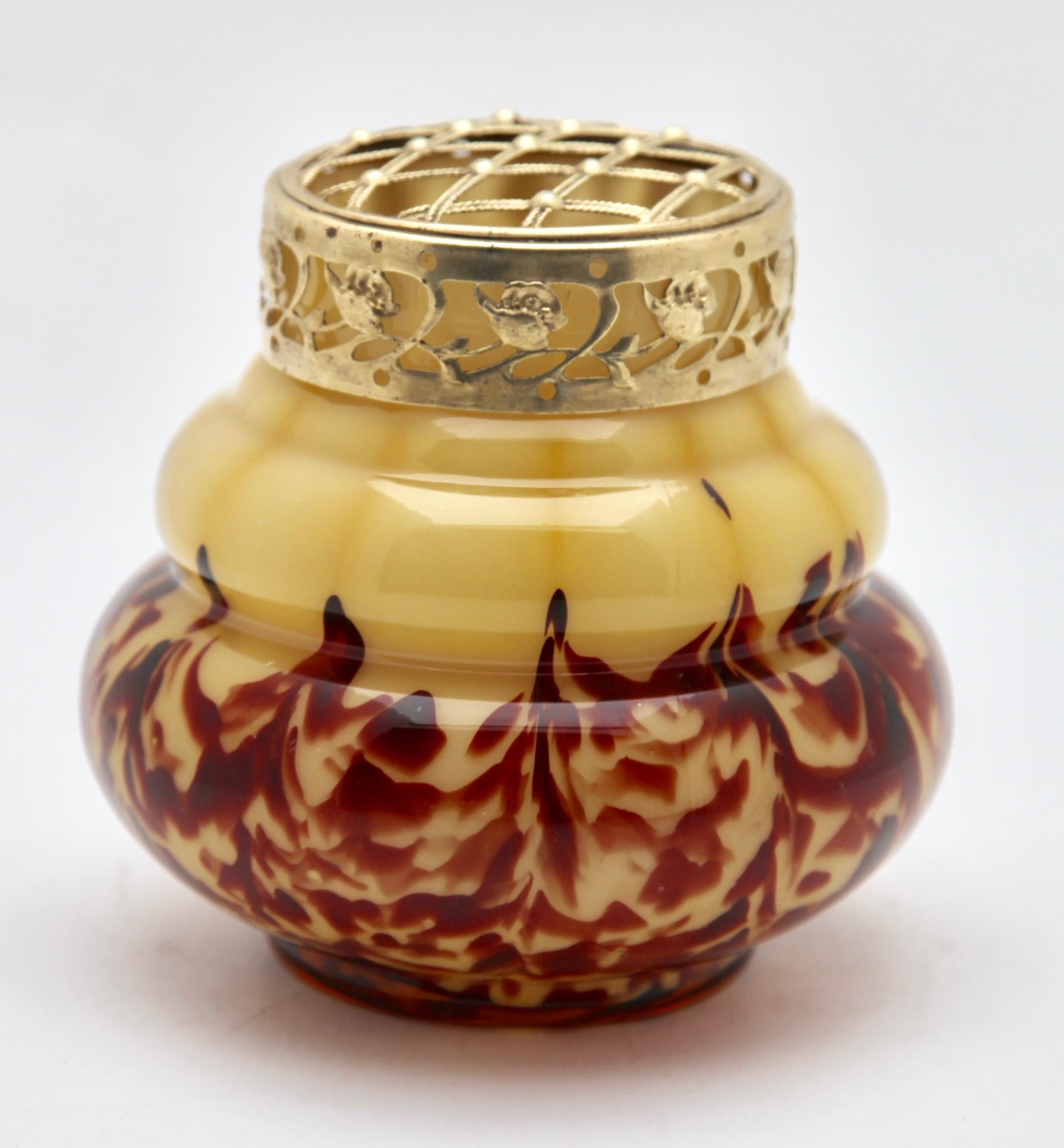 Czech 'Pique Fleurs' Vase, with 'Coffee and Caramel' Decor, with Grille, Late 1930s