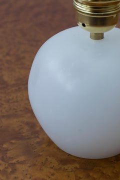Pir of alabaster marble table lamp 2575 by Josef Frank, Svenskt tenn