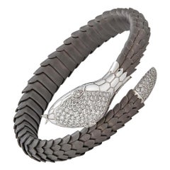 Bracciale Mamba Piranesi in oro bianco 18 carati con squame in titanio e diamanti