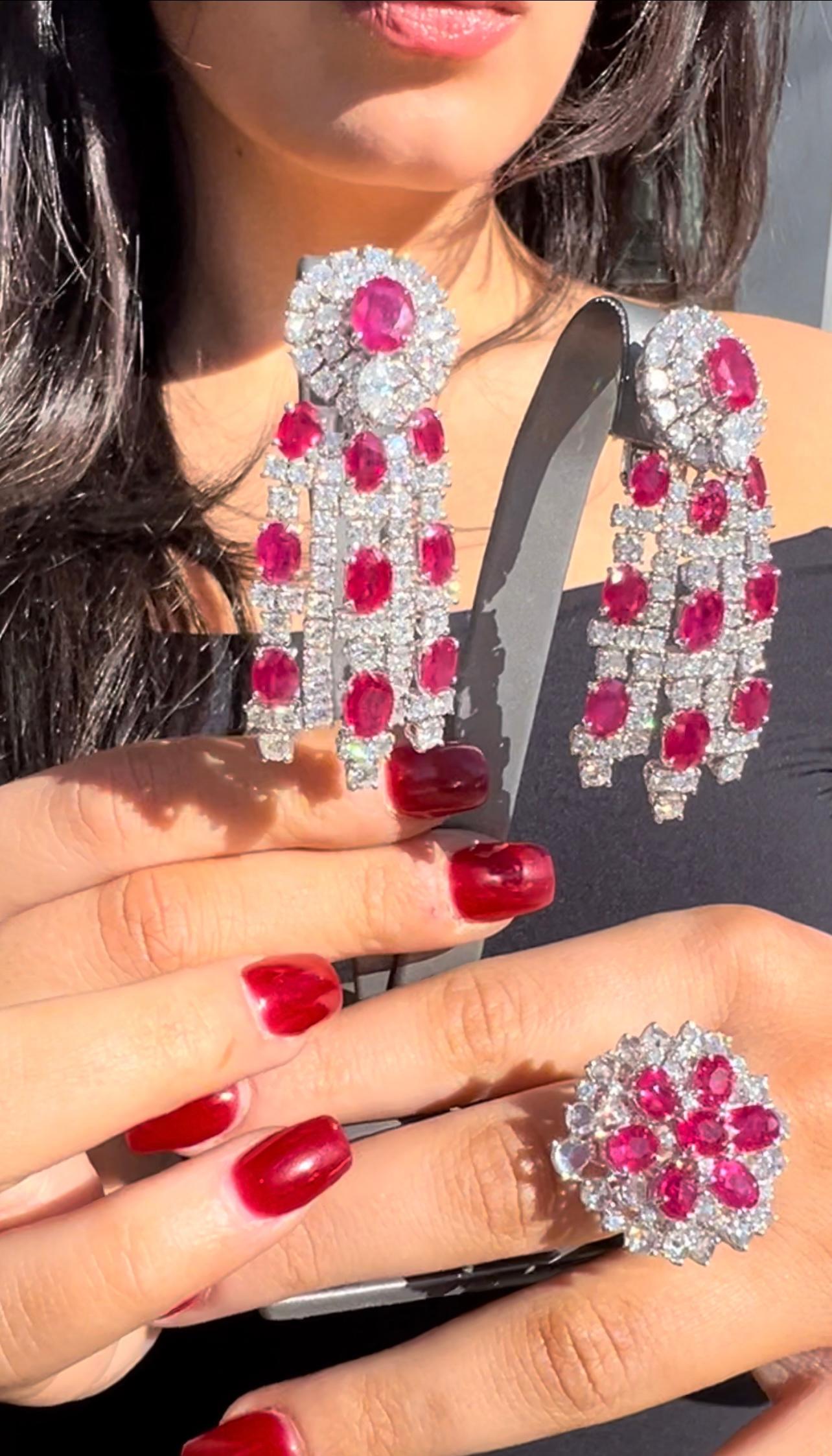 da uomo o donna PIRANESI Oval Ruby and Round Brilliant Cut Diamond 32.0 carat Chandelier Earring in vendita