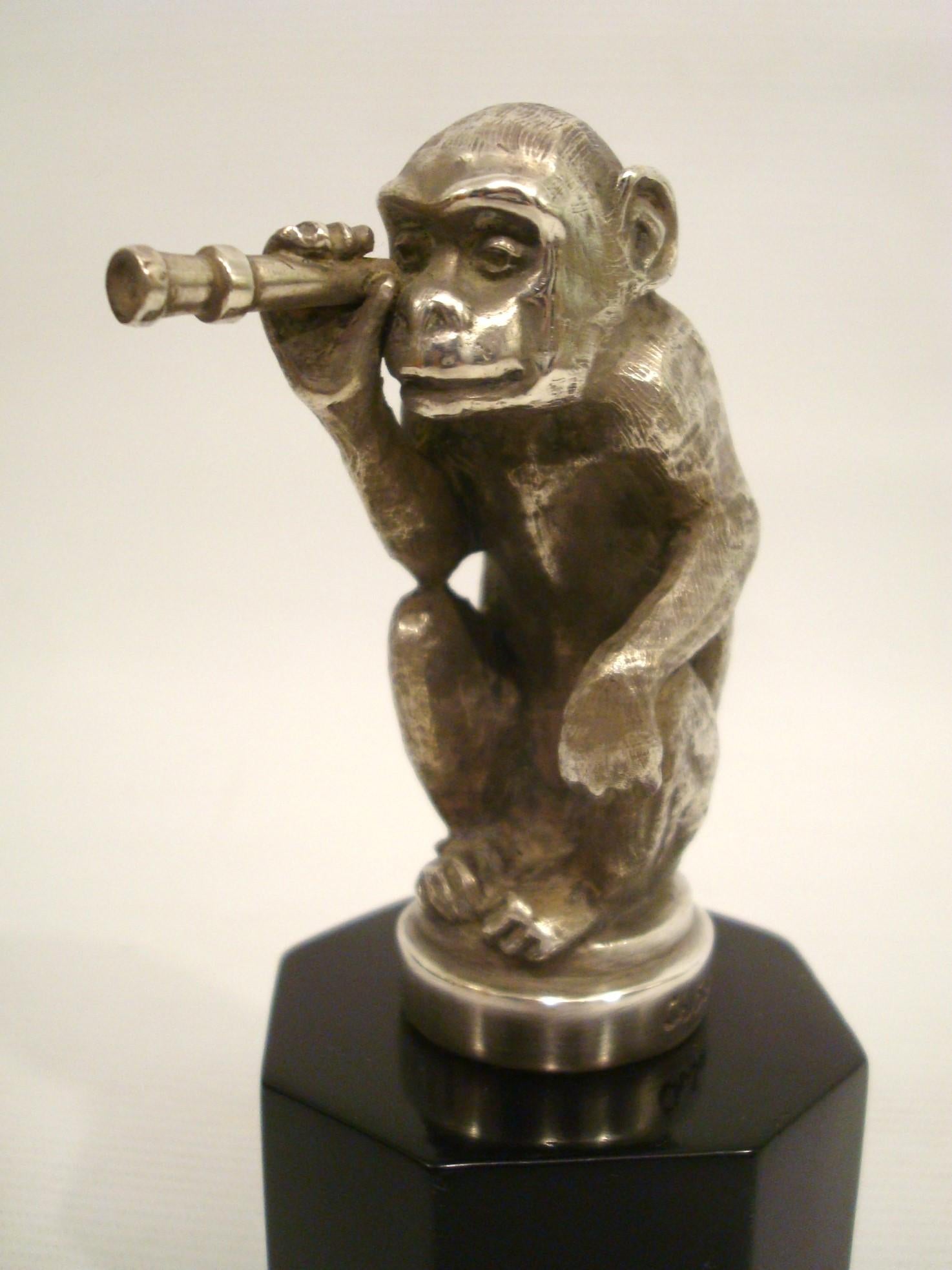 Pirate Affenwagen-Mascot / Kapuze Ornament signiert Ch. Soudant. Frankreich 1920er Jahre (Bronze) im Angebot