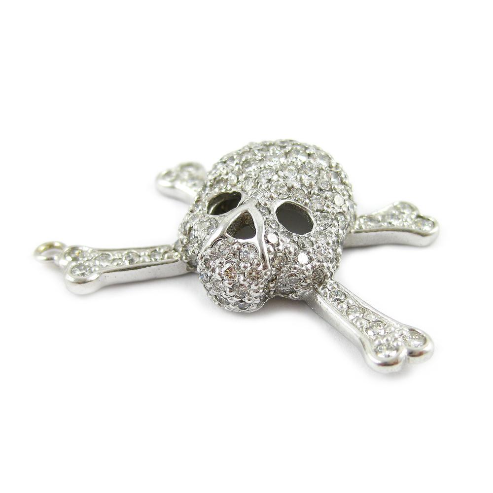 Pirate Skull Pendant in 18k White Gold with Diamonds In New Condition In Solana Beach, CA