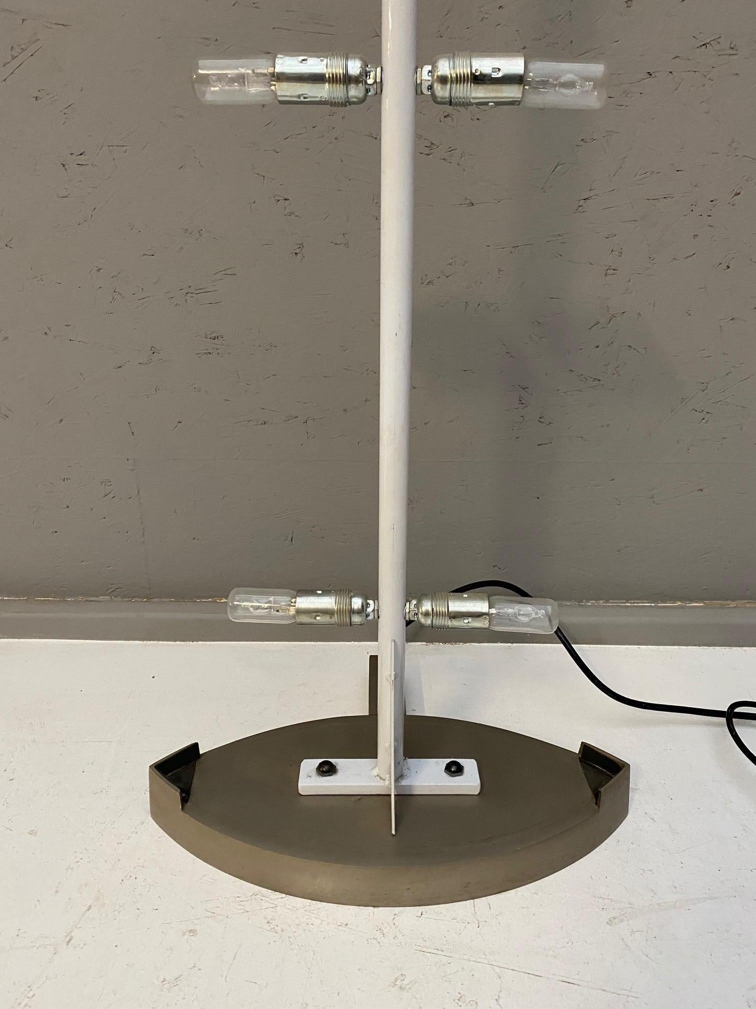 Pirellone Floor Lamp by Gio Ponti for Fontana Arte, 1967 In Good Condition For Sale In Brussels, BE