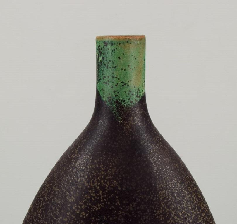 Pirjo Nylander, Finnish Ceramist. Unique Tall Ceramic Vase. 1960s-70s In Excellent Condition In København, Copenhagen