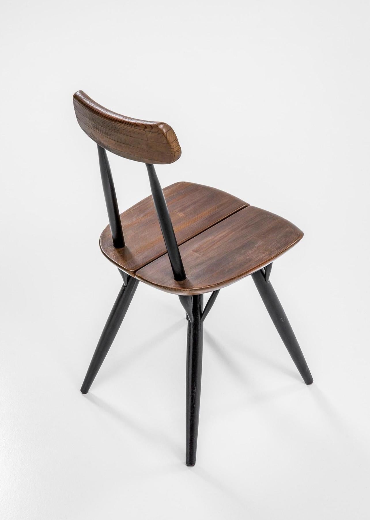 Wonderful chairs designed by Ilmari Tapiovaara 
Producer: Laukaan Puu, Finland,  1957

