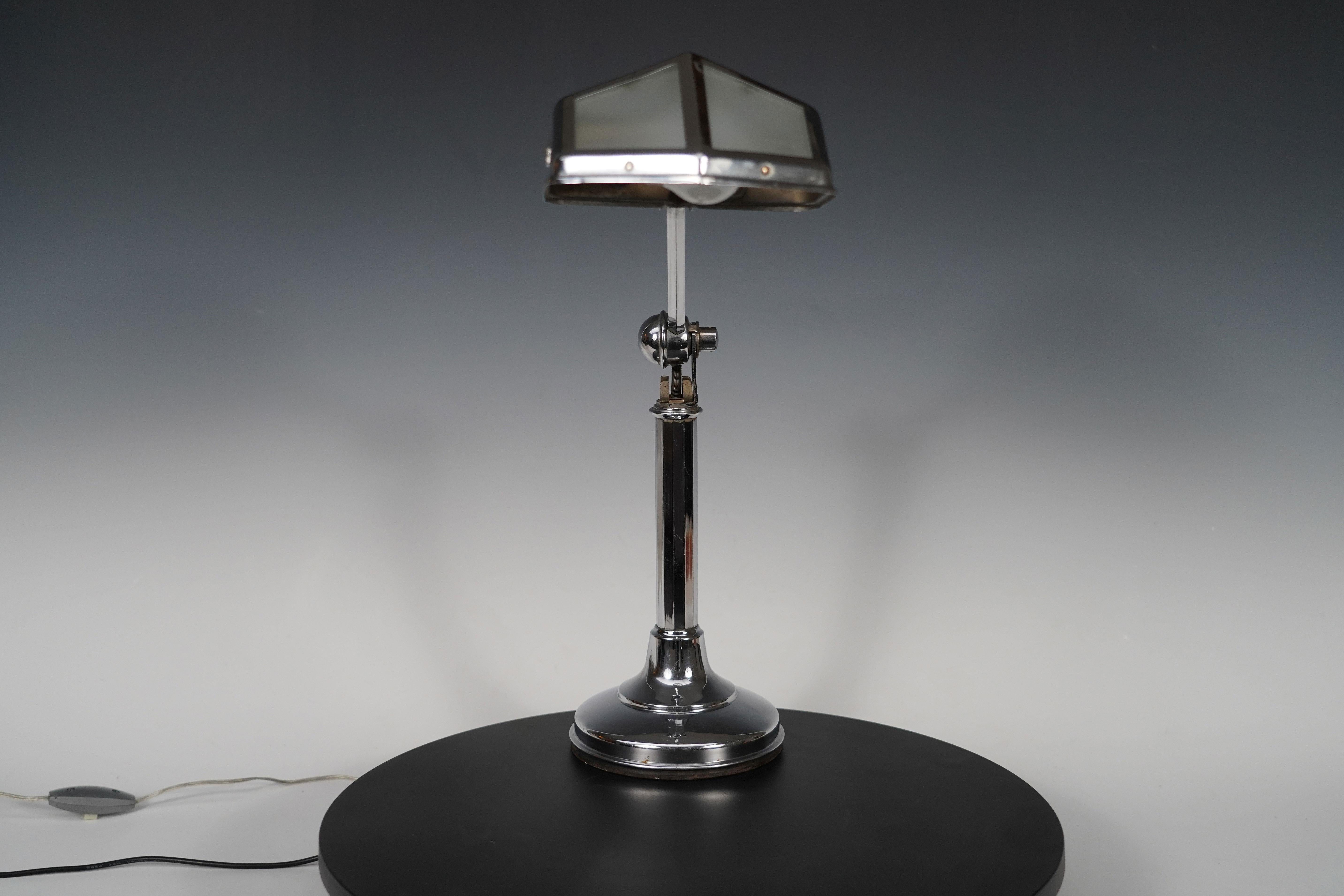 French  Pirouett model Desk Lamp, designed by J. Chavanis, France, Circa 1940 For Sale