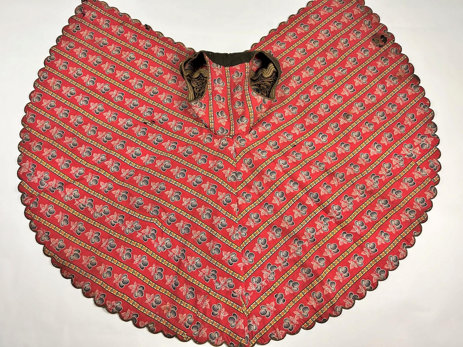 Pirpiri coat in embroidered wool felt - Greece Ottoman Empire 19th century In Fair Condition In Toulon, FR