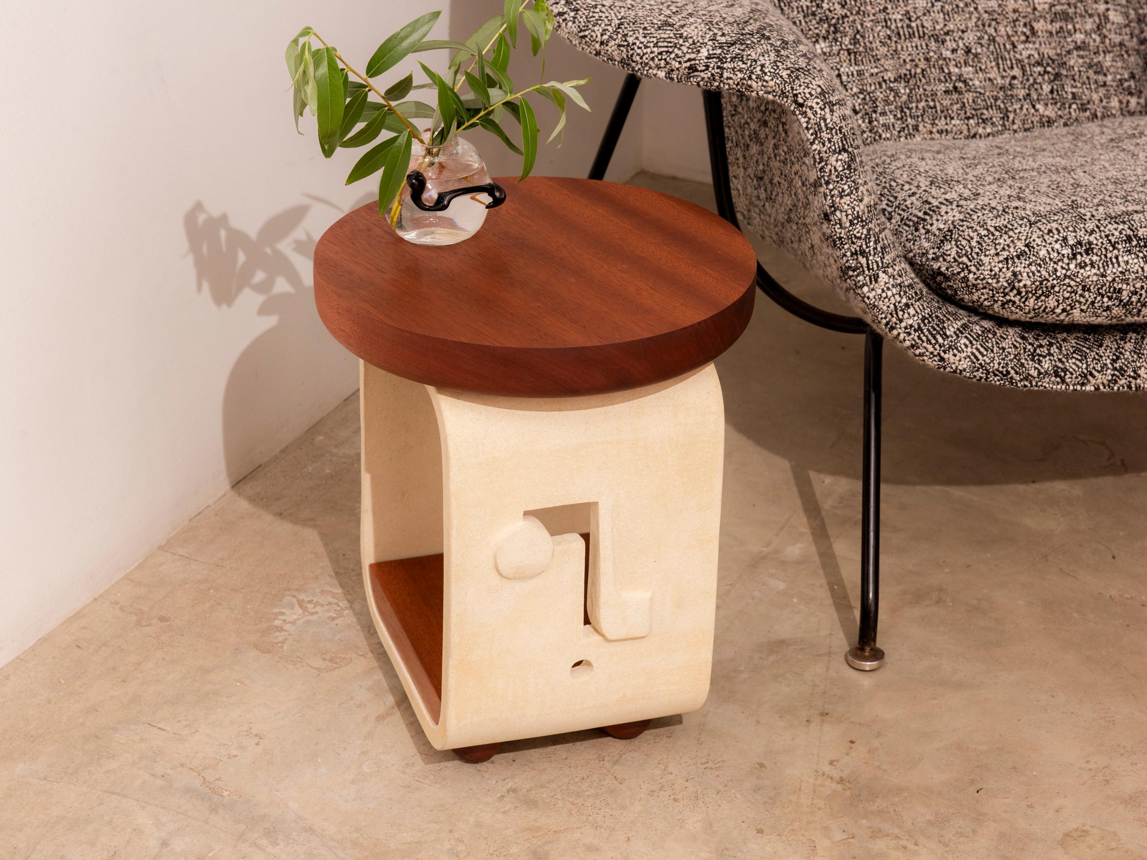 Piscina Mini Reader Side Table in Unglazed Ceramic and Sapele  For Sale 2