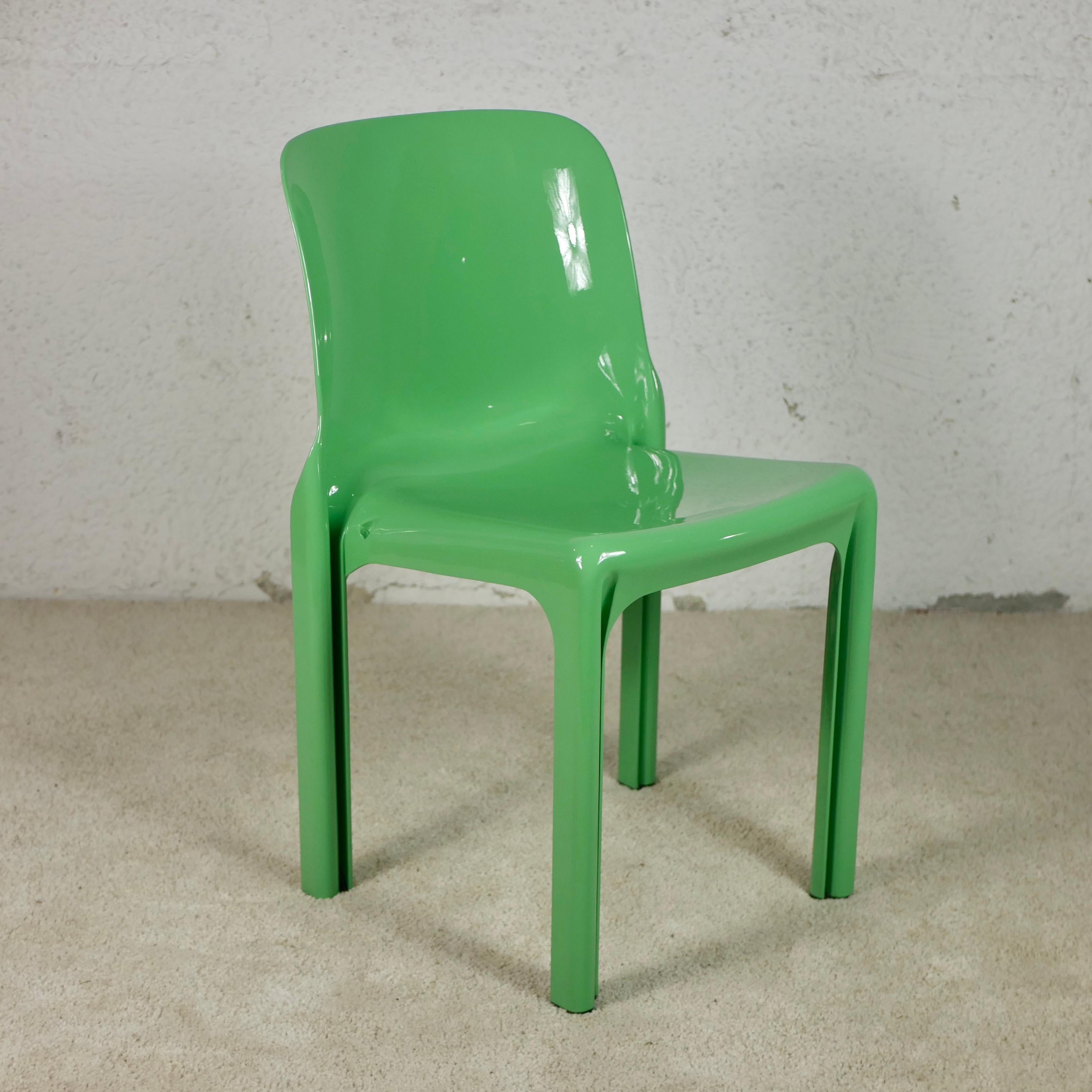 Molded Pistacchio Green Selene Chairs by Vico Magistretti for Artemide