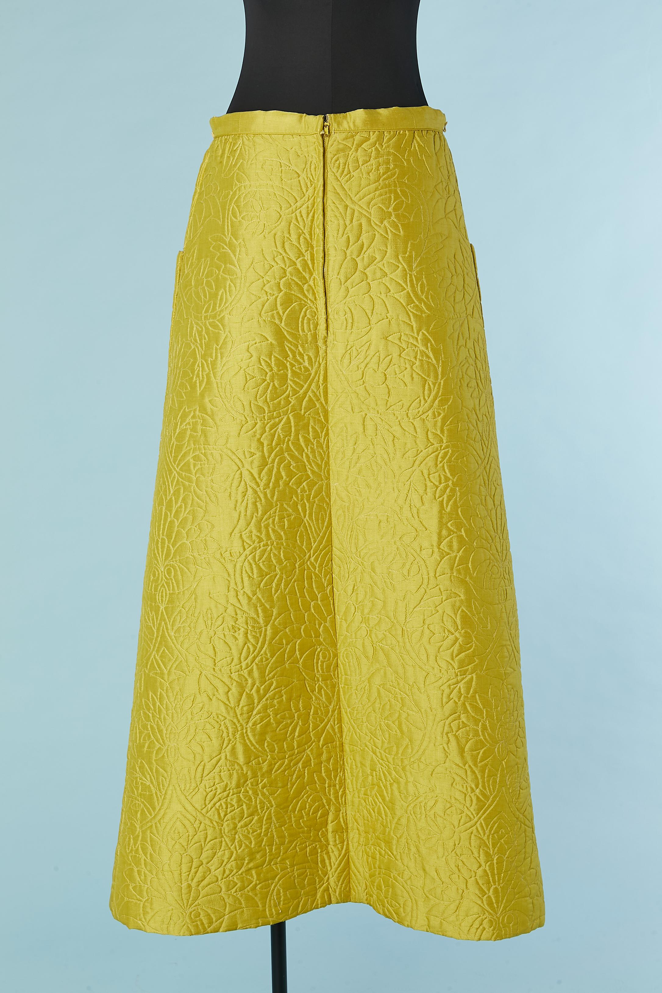 Women's Pistachio green long quilted skirt in raw silk Circa 1970's For Sale