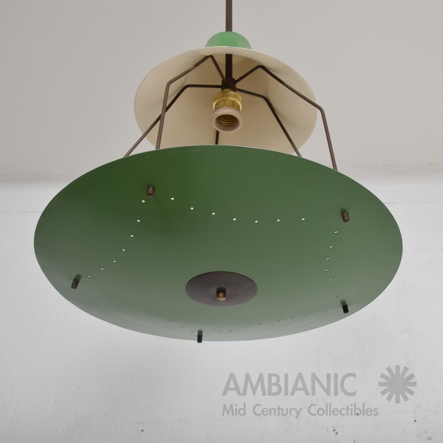Pistachio Green Tiered Italian Chandelier Lamp Mid-Century Modern, Italy, 1950s In Good Condition In Chula Vista, CA