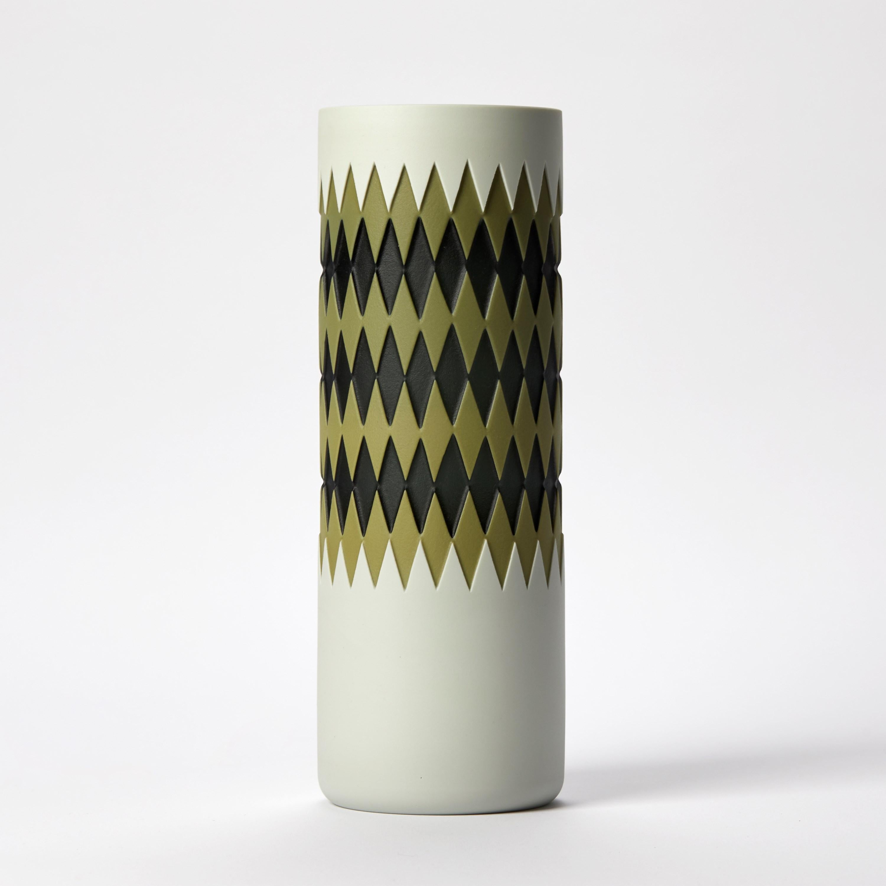 Britannico Pistacchio Arlecchino, vaso in vetro a motivi neri, bianchi e olivastri di Sarah Wiberley in vendita