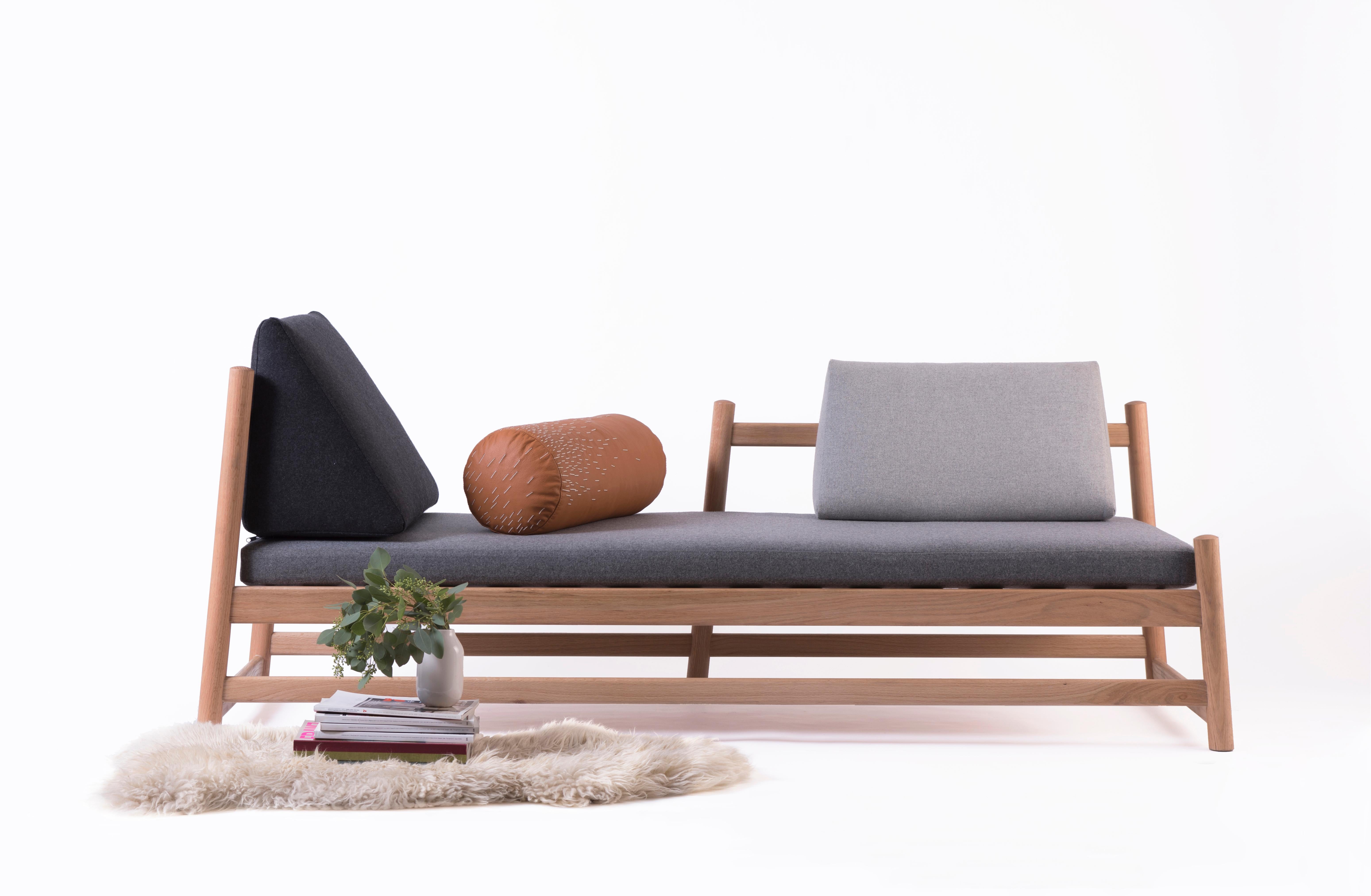 A daybed is the piece of furniture that every room needs, whether it knows it or not. Pita’s subtle lines in woodturned oak invite you to take a breath, close your eyes and halt the passage of time. Pita’s name comes from piteado, the traditional