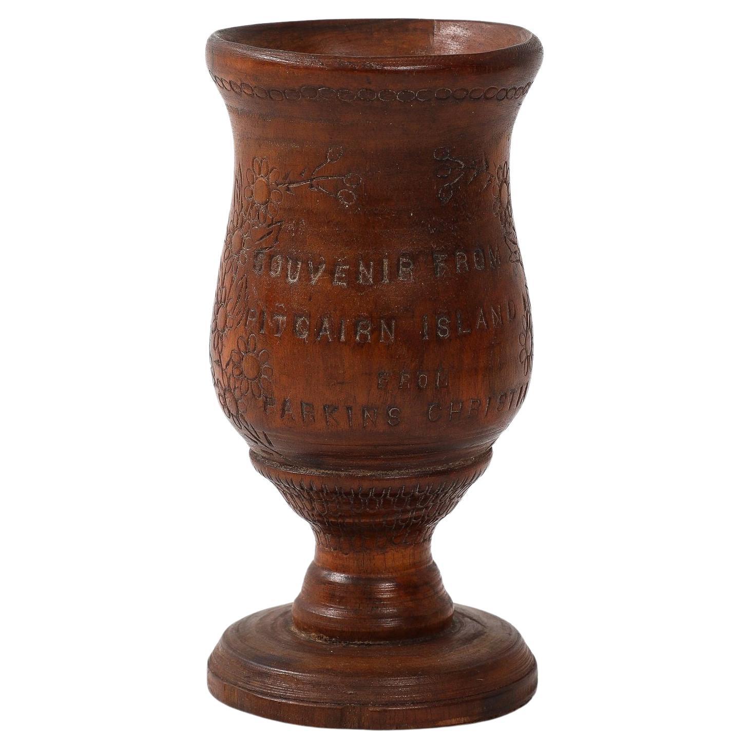 Vaso di legno dell'isola di Pitcairn in vendita