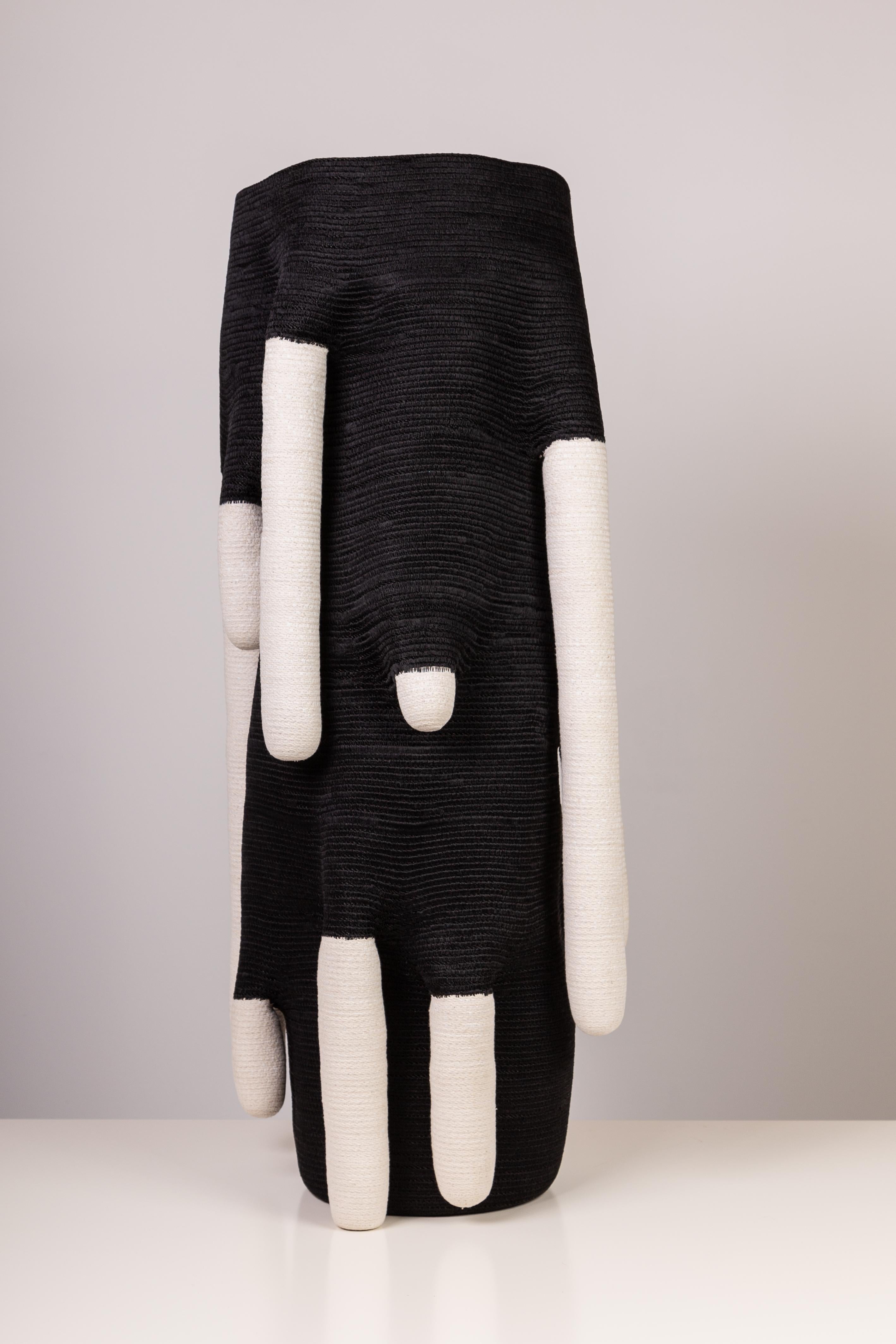 Sculpture en fibre de coton enduite et cousue en goutte d'eau de Doug Johnston, 2015 5