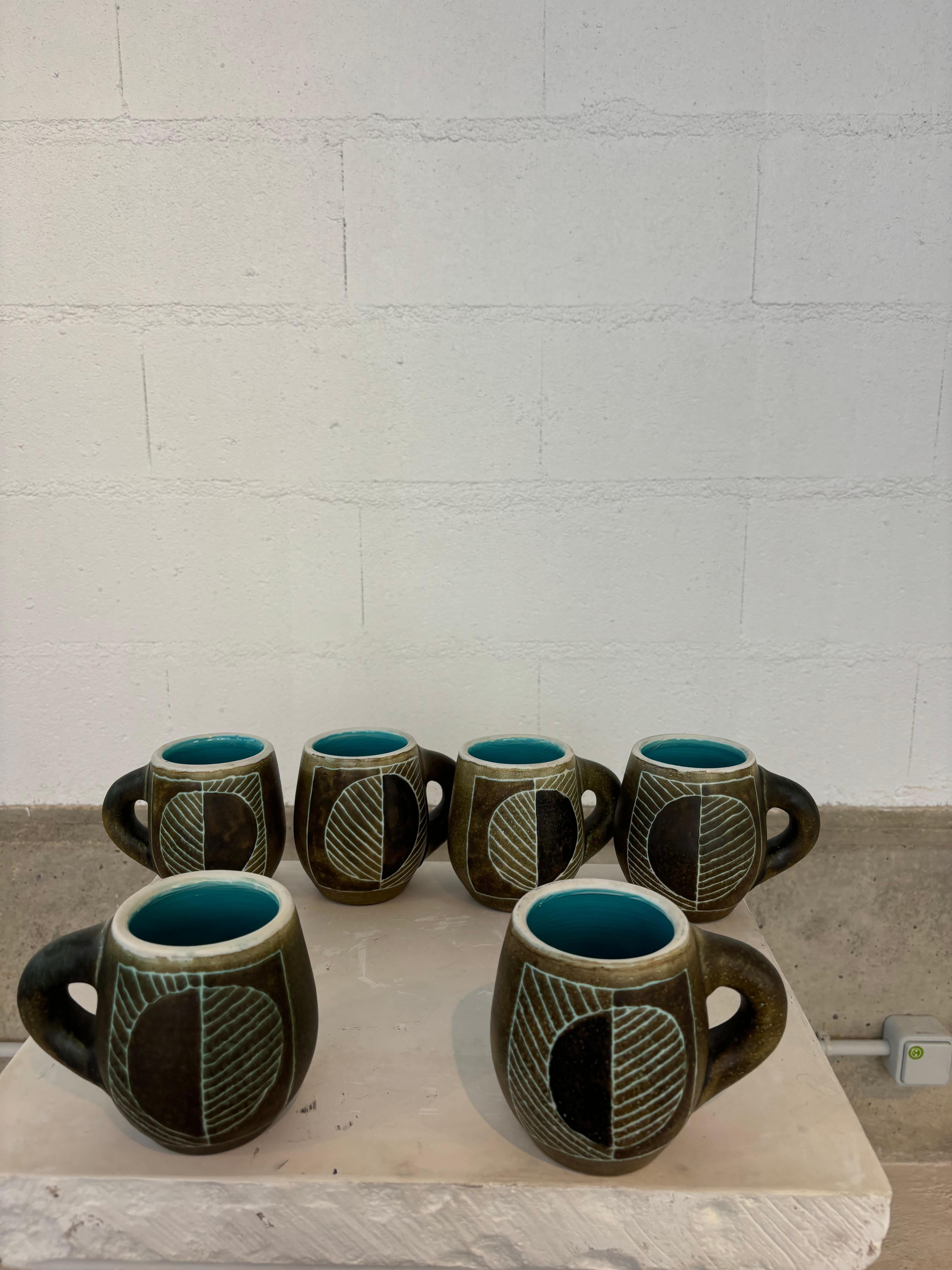 Pitchers and cup by Les 2 Potiers mediados del siglo XX en venta