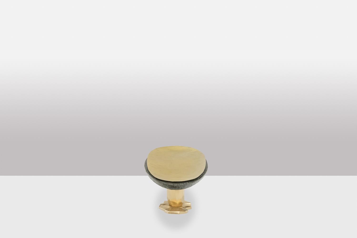 Français Bol Pitoin en ardoise de laiton Hammer. L'œuvre contemporaine. LS5954637Y en vente
