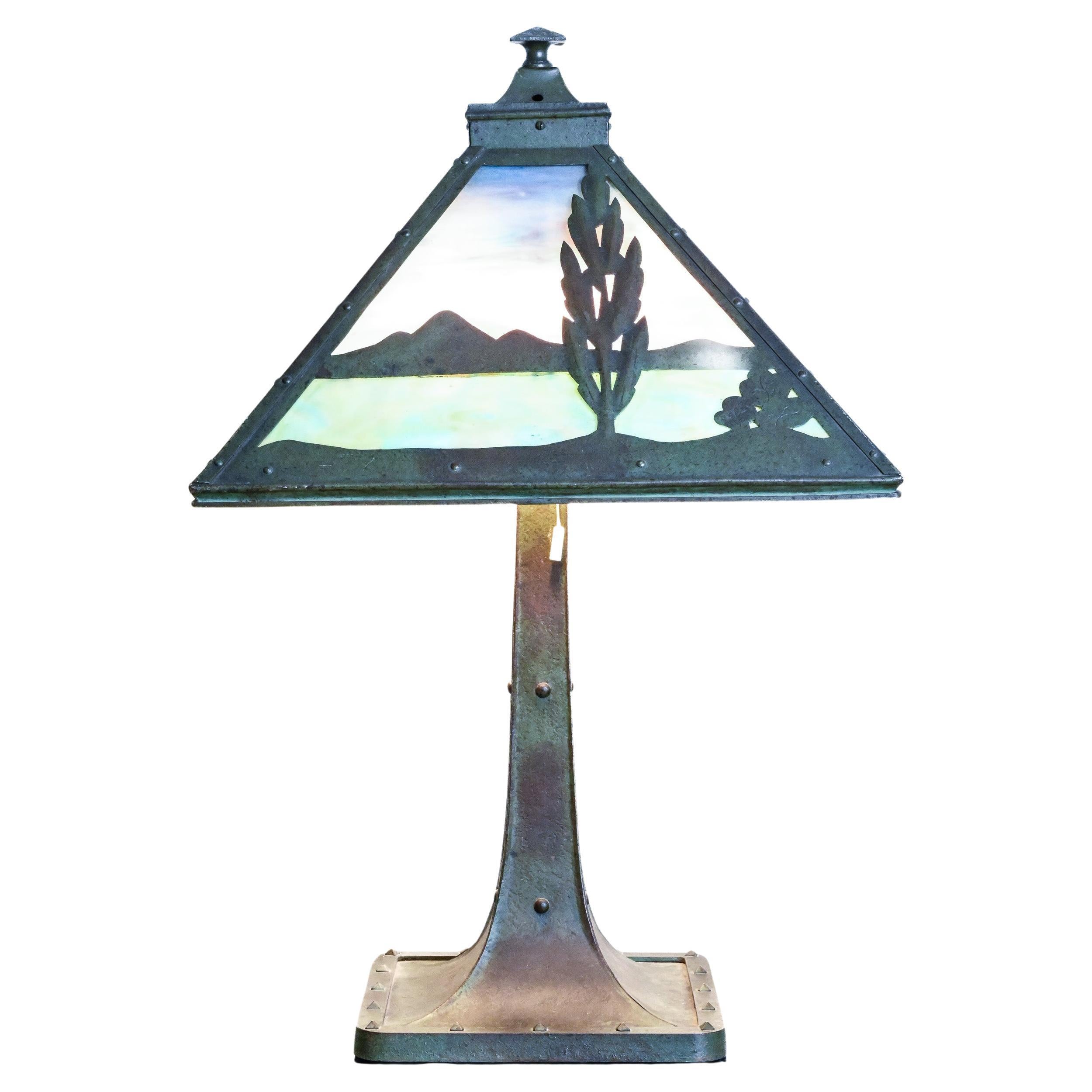 Pittsburgh Scenic Slag Glass Table Lamp (lampe de table) en vente