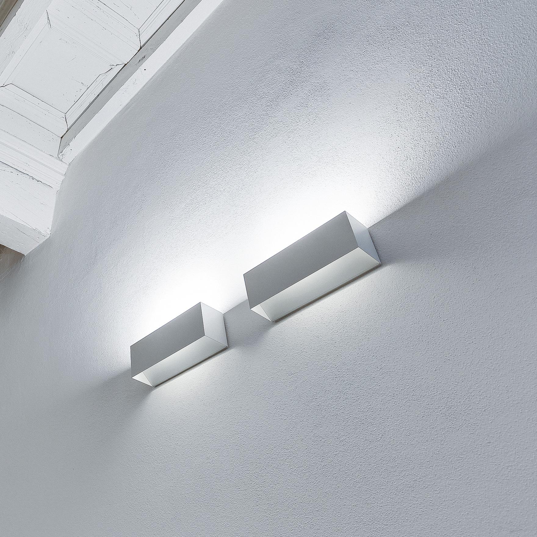 Contemporary PIÙ wall lamp in matt white by Davide Groppi For Sale