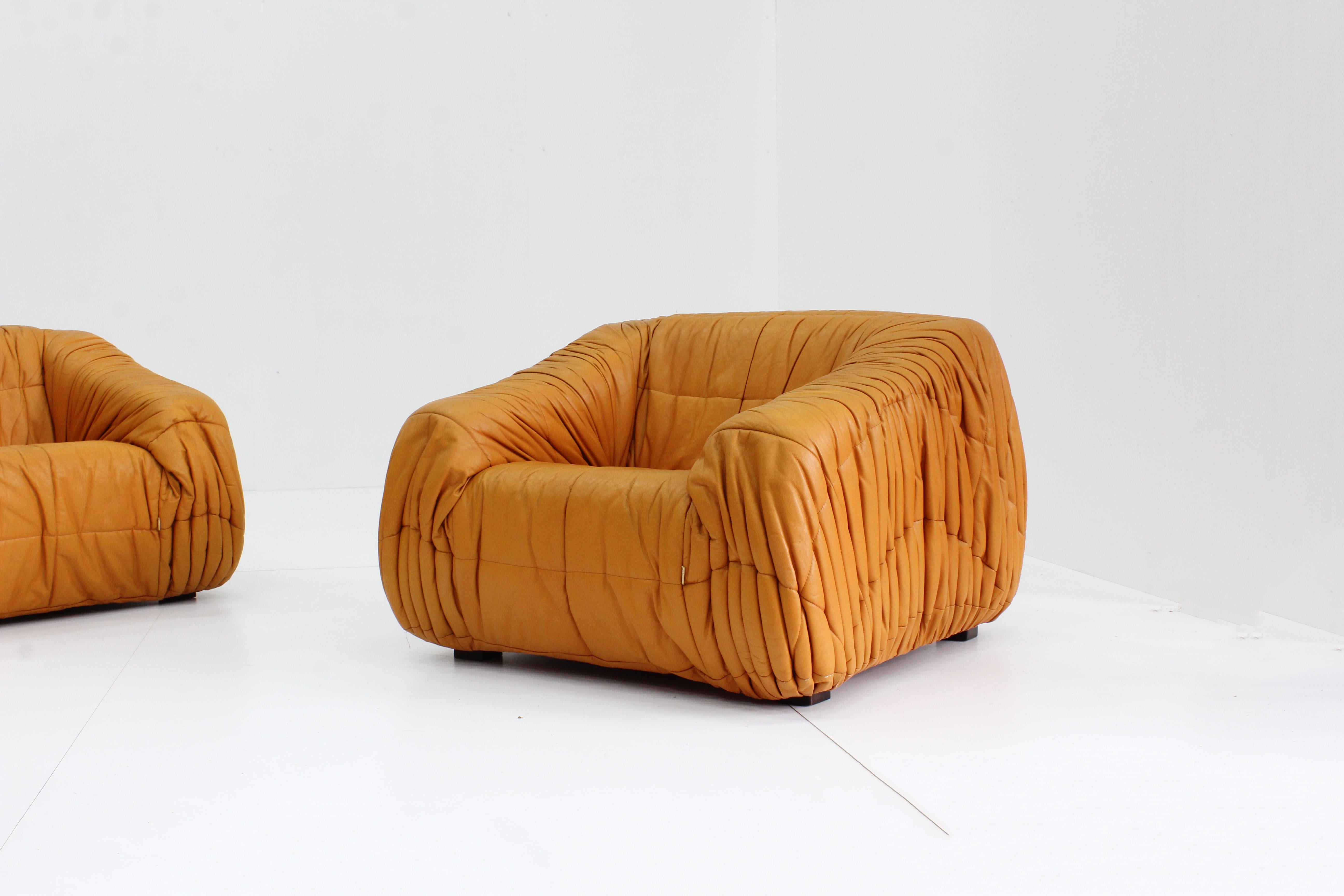 Mid-Century Modern Piumino cognac sofa and armchairs set by De Pas, D’urbino & Lomazzi for Dell’Oca
