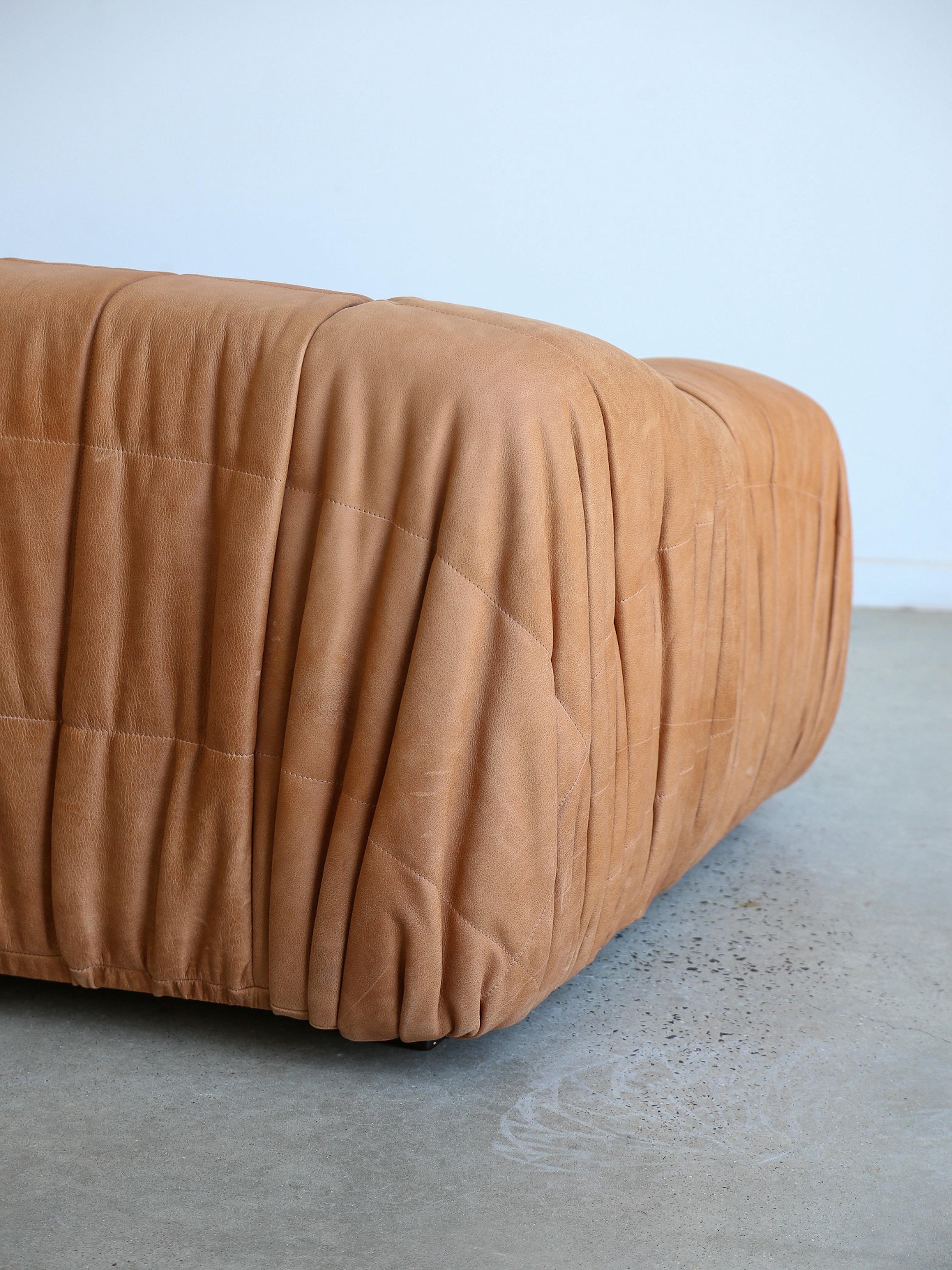 Piumino-Sofa aus cognacfarbenem Leder von De Pas D'Urbino Lomazzi für Dell'Oca im Angebot 2