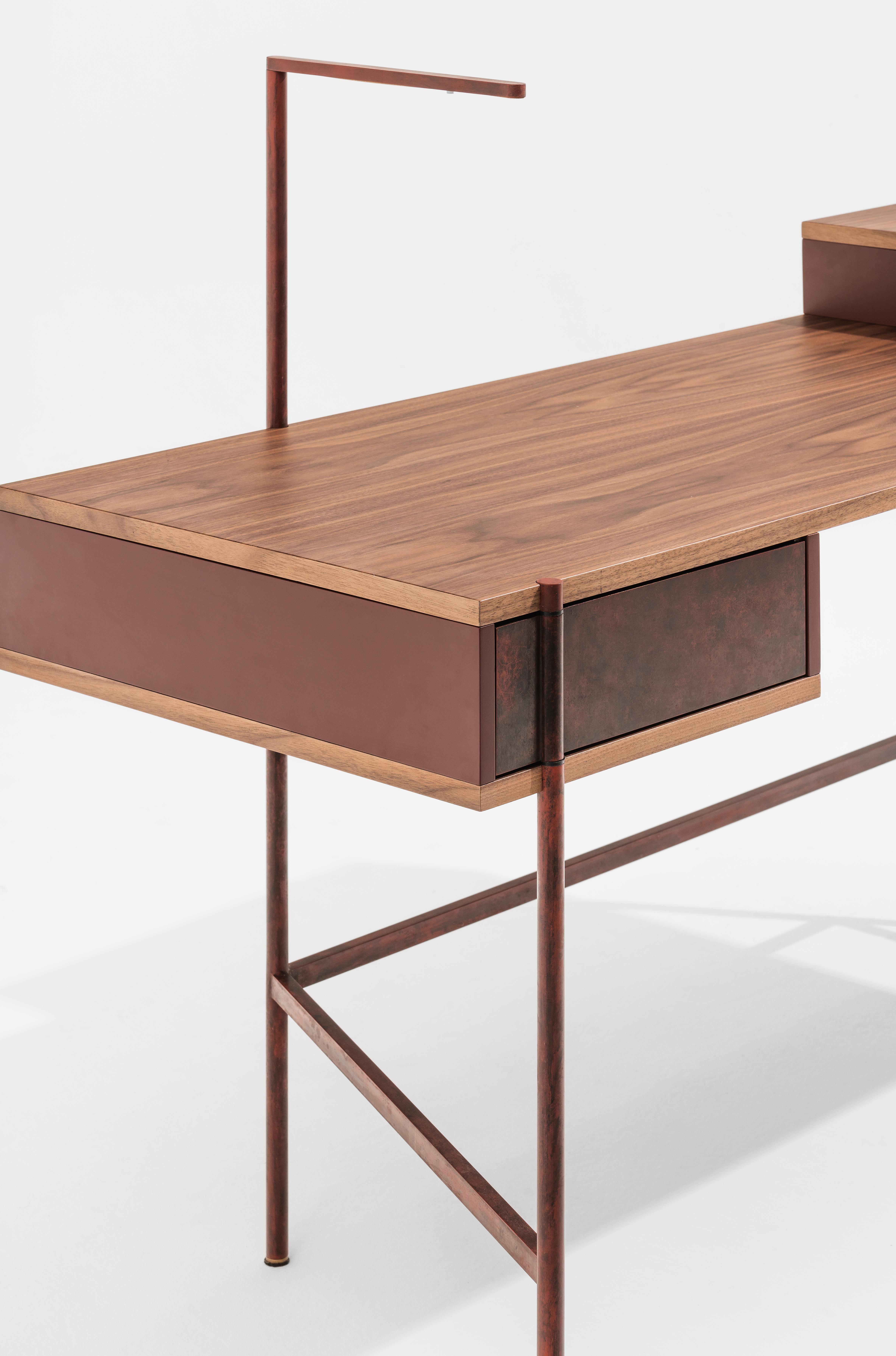 Contemporary Pivot Desk by SEM