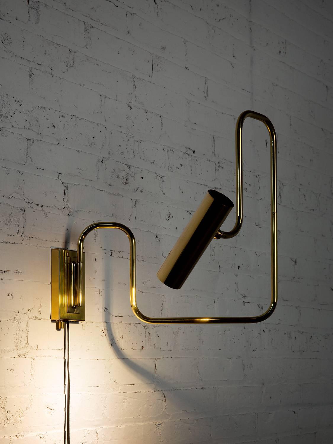Pivot Single Wall Sconce with Articulating Arms in Polished Tarnished Brass In New Condition For Sale In Chicago, IL