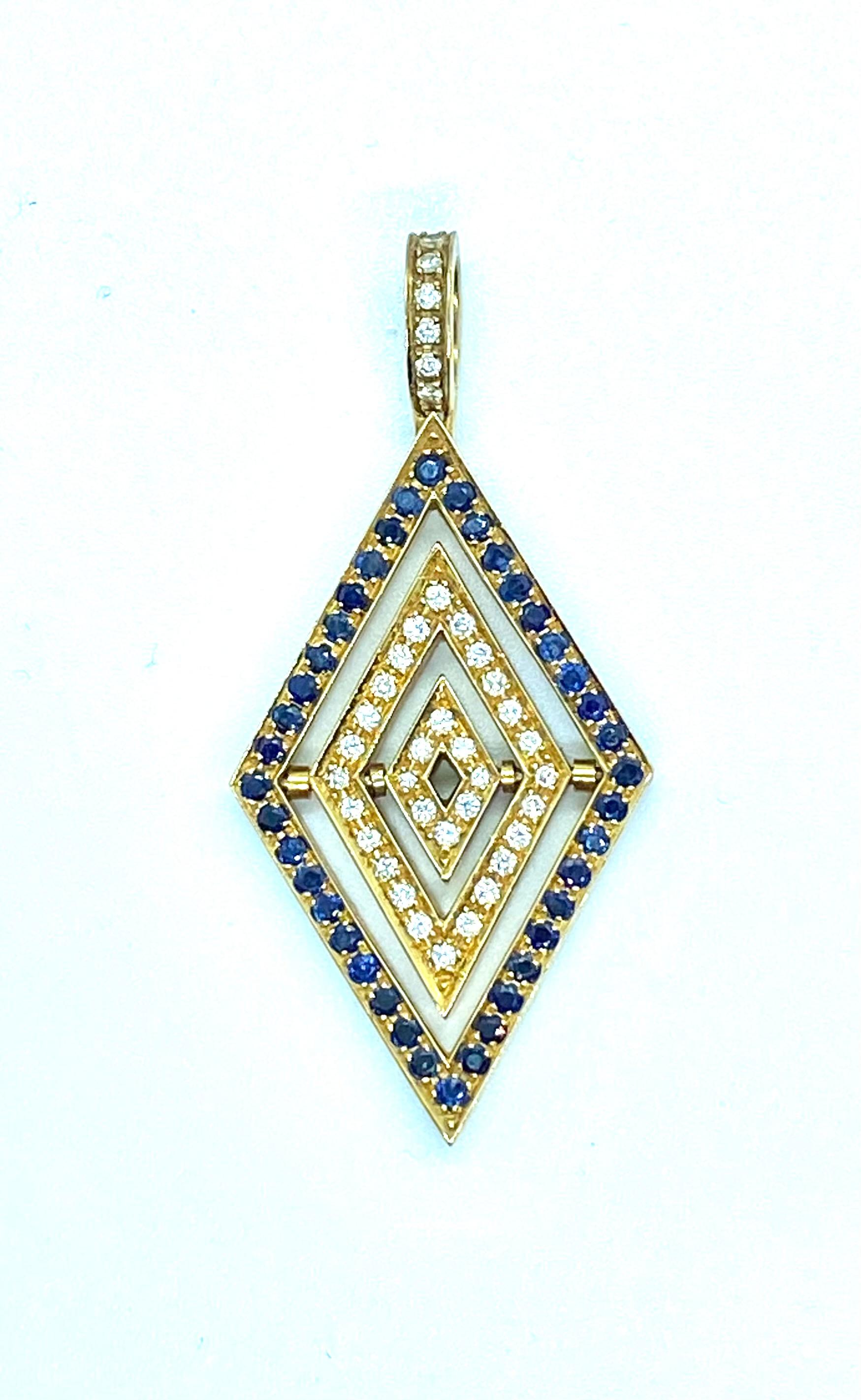 Women's or Men's Pivoting gold rhombus pendant For Sale