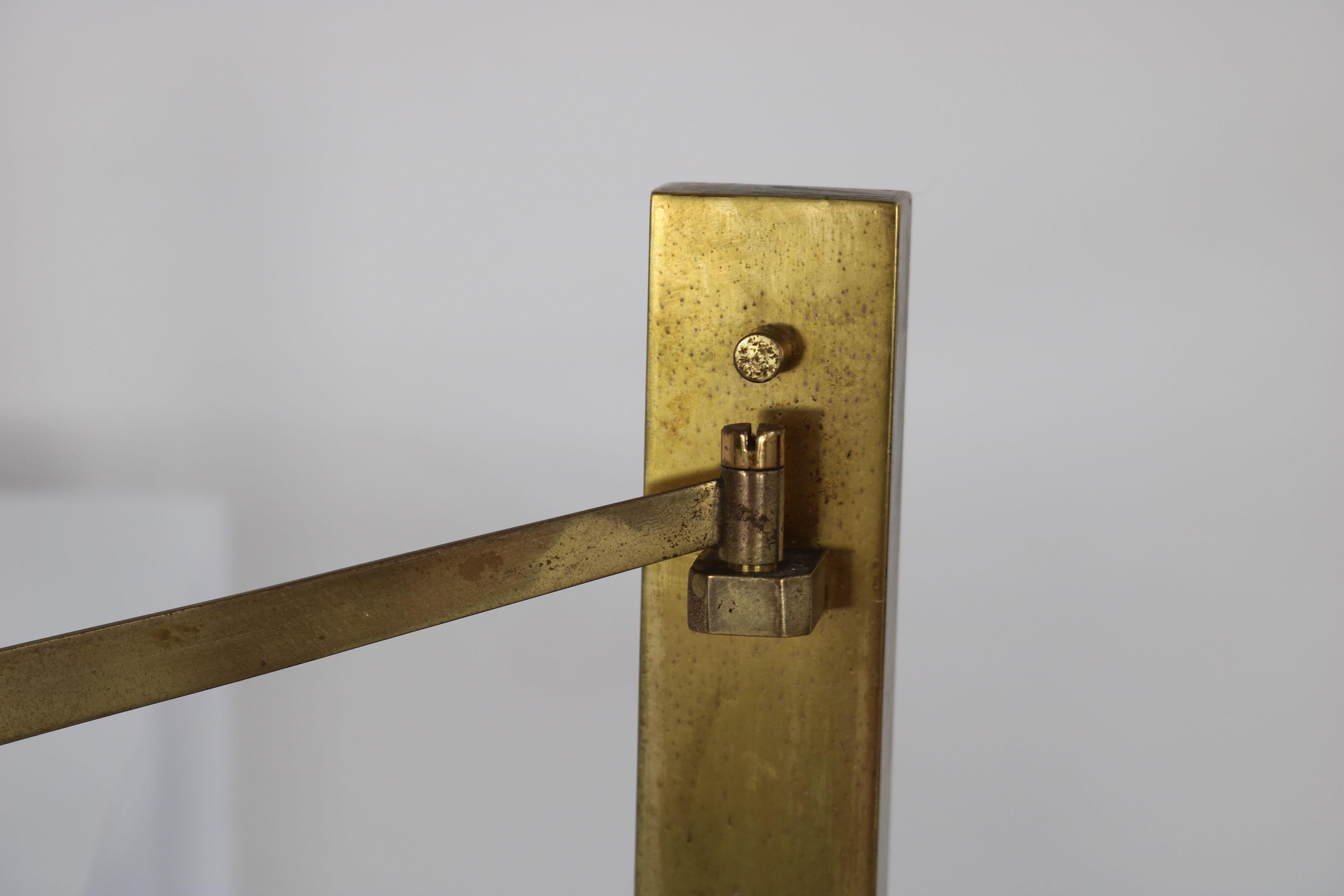 Pivoting height-adjustable Italian telescopic wall light from the 1950s. For Sale 4
