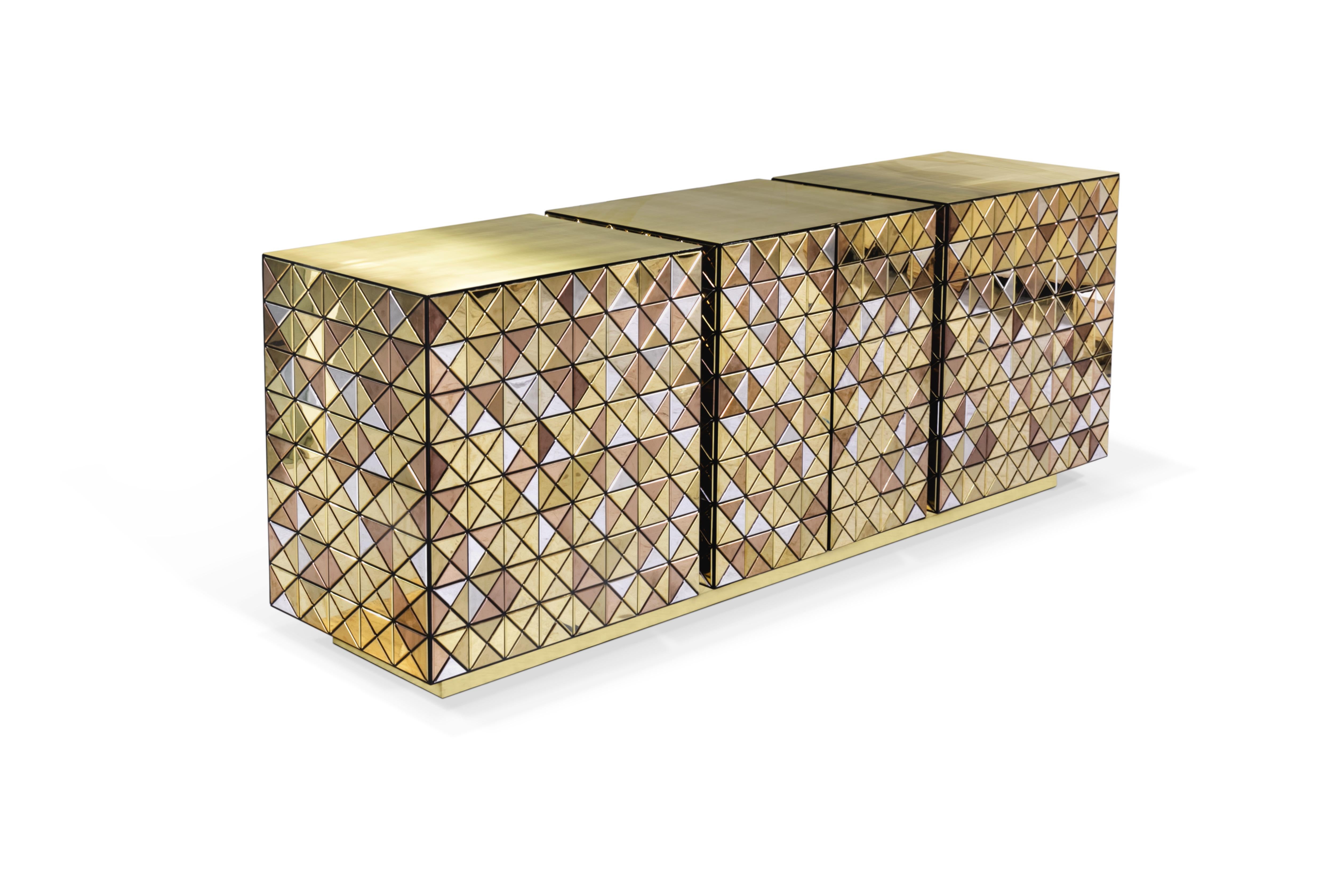Credenza anodizzata Pixel - Falegnameria artigianale e ottone lucido - Boca Do Lobo In condizioni Nuovo in vendita a Rio Tinto, PT