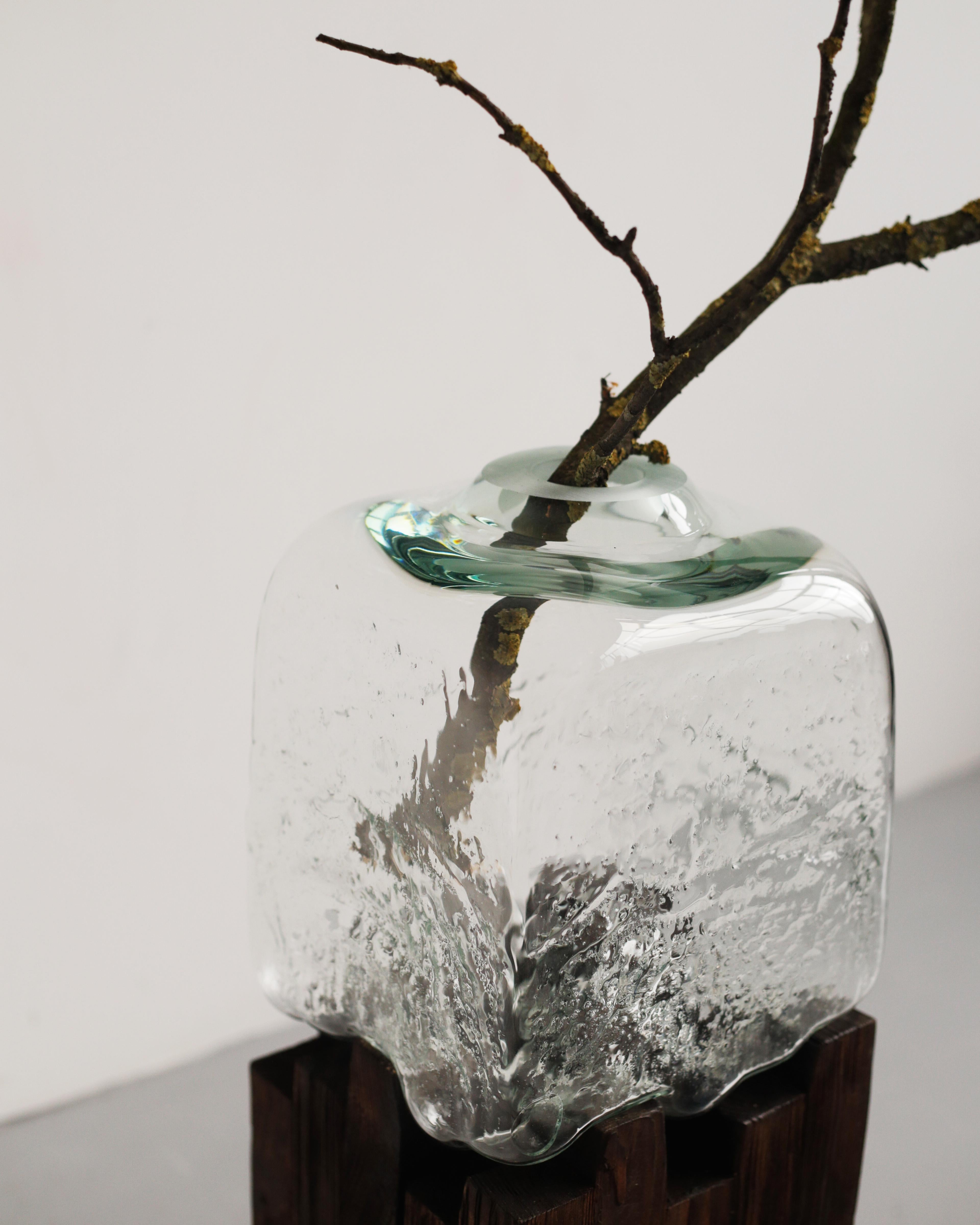 Glass Pixel Vase Middle Oak by Drozhdini