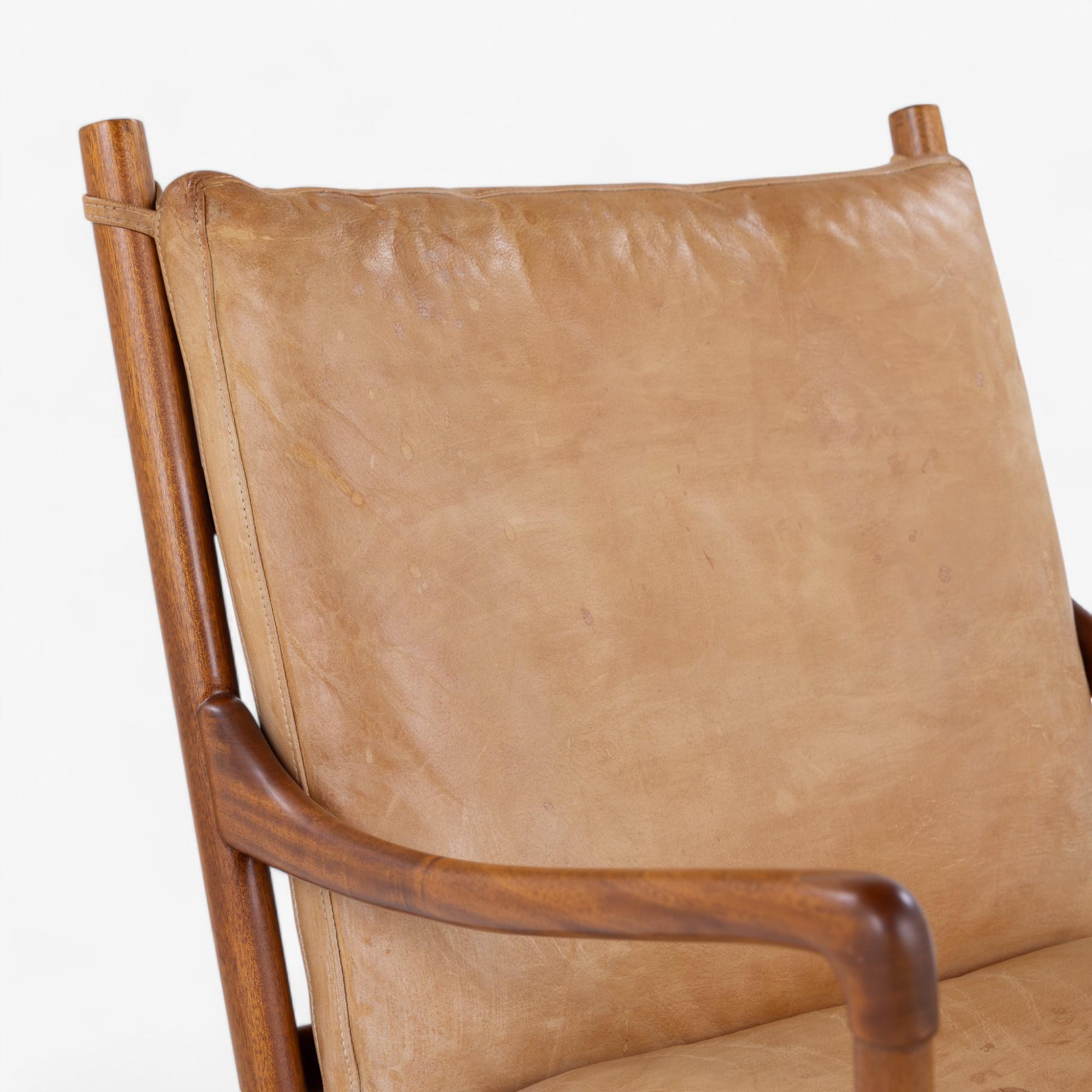 PJ 149 - Pair of 'Colonial' lounge chairs in mahogany by Ole Wanscher In Fair Condition In Copenhagen, DK