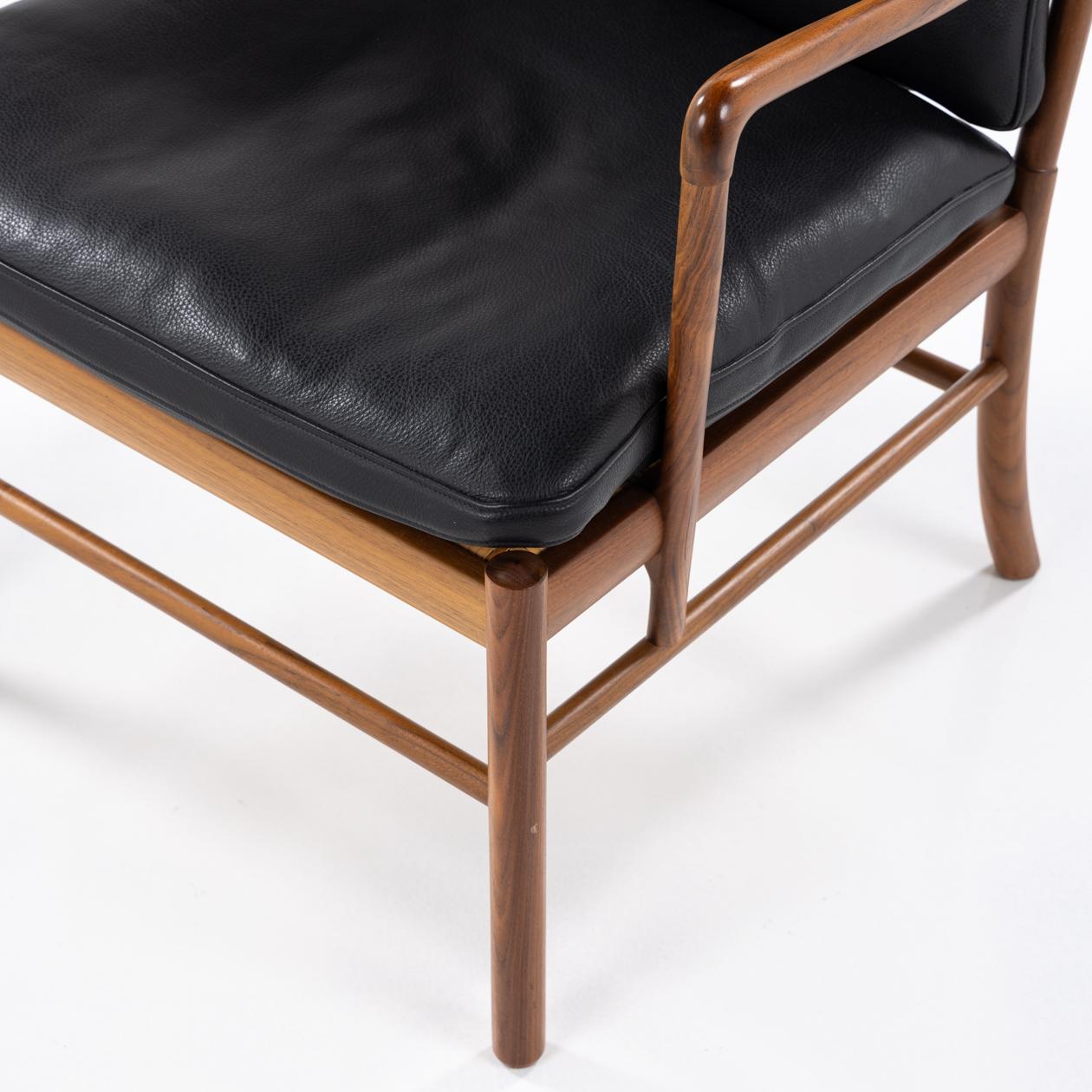 PJ 149 – „Colonial Chair“ aus schwarzem Leder und Nussbaumholz von Ole Wanscher (Dänisch) im Angebot