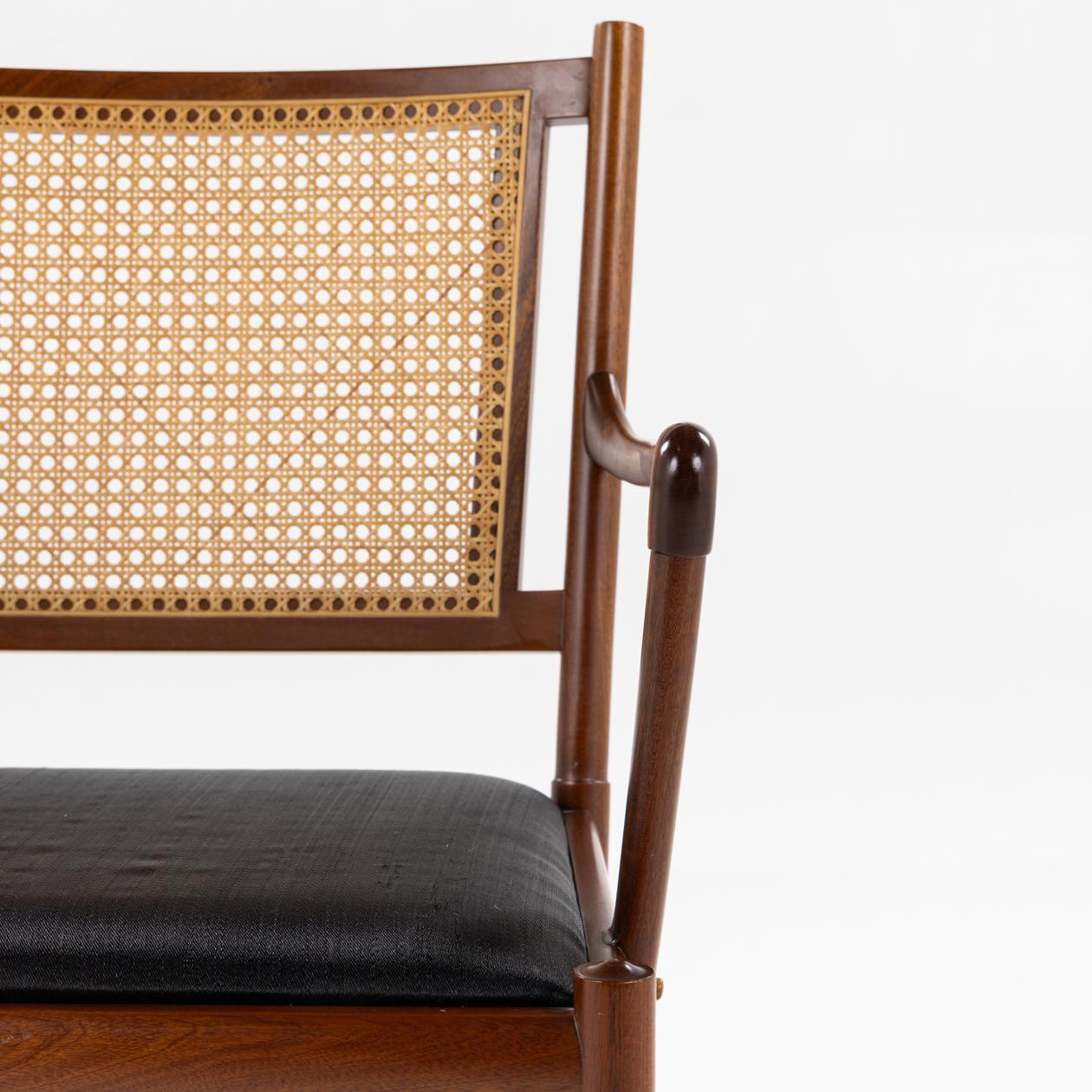 Scandinavian Modern PJ 301 - Armchair in mahogany by Ole Wanscher For Sale