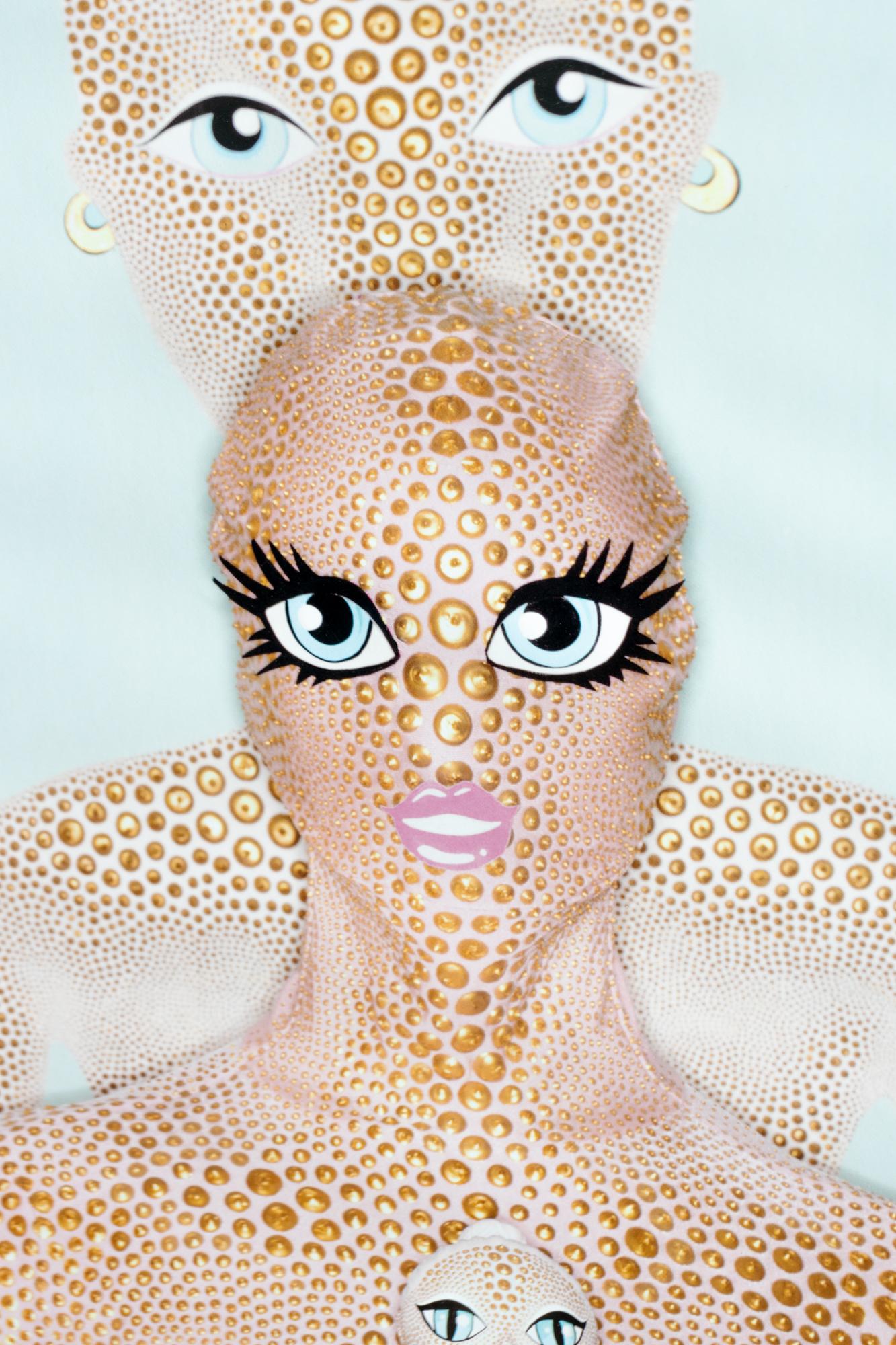 „This Is Not A Composite“ Barbie-inspirierter Pigmentdruck auf Archivpapier im Angebot 1