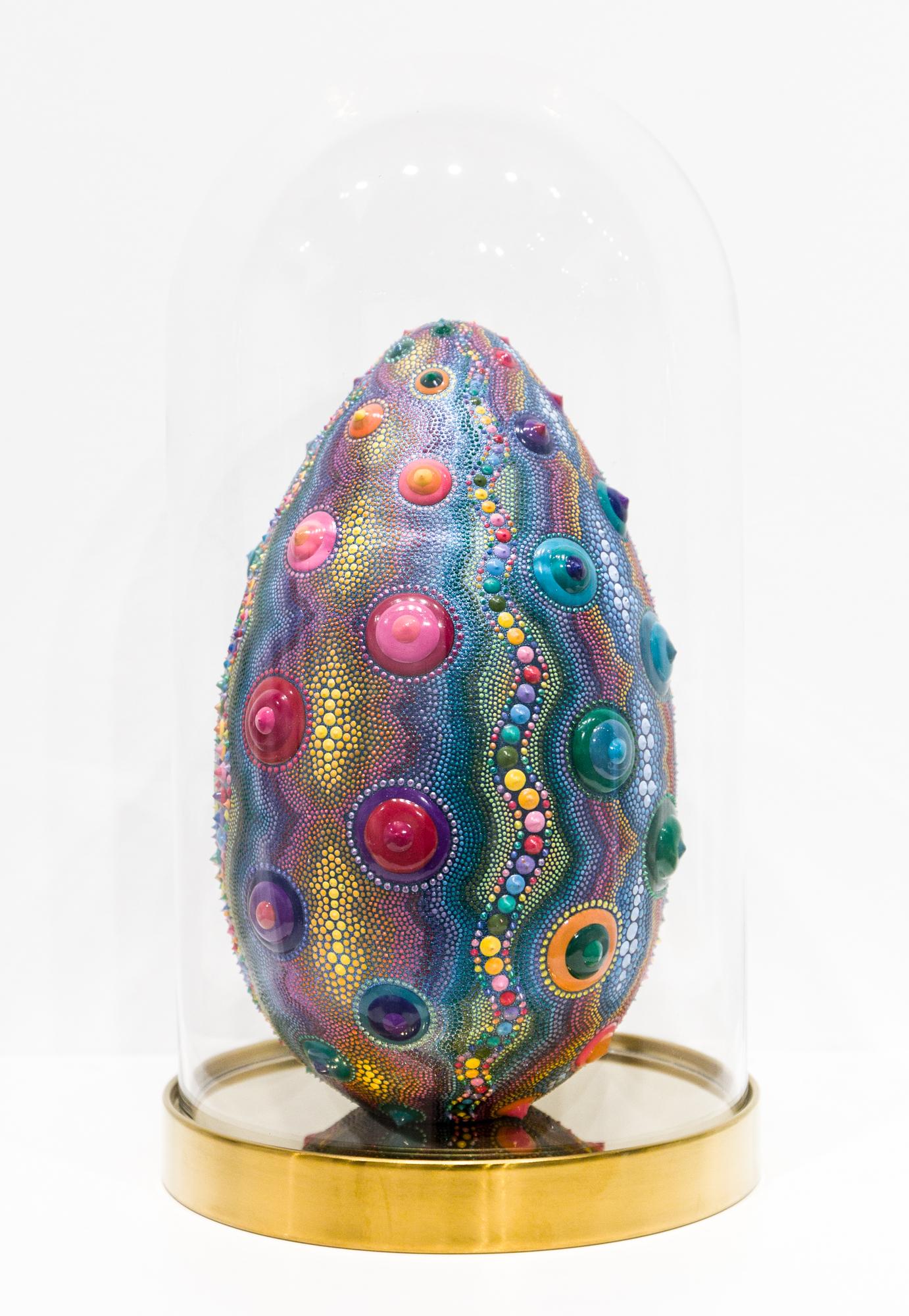 „Candy Urchin Egg“, Eimotiv, Muster, leuchtende Farben, Textur, dimensional – Sculpture von PJ Linden