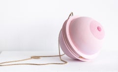 Dimensionale Farbe „Nipple Ball“ mit Swarovski-Kristallen auf Holz